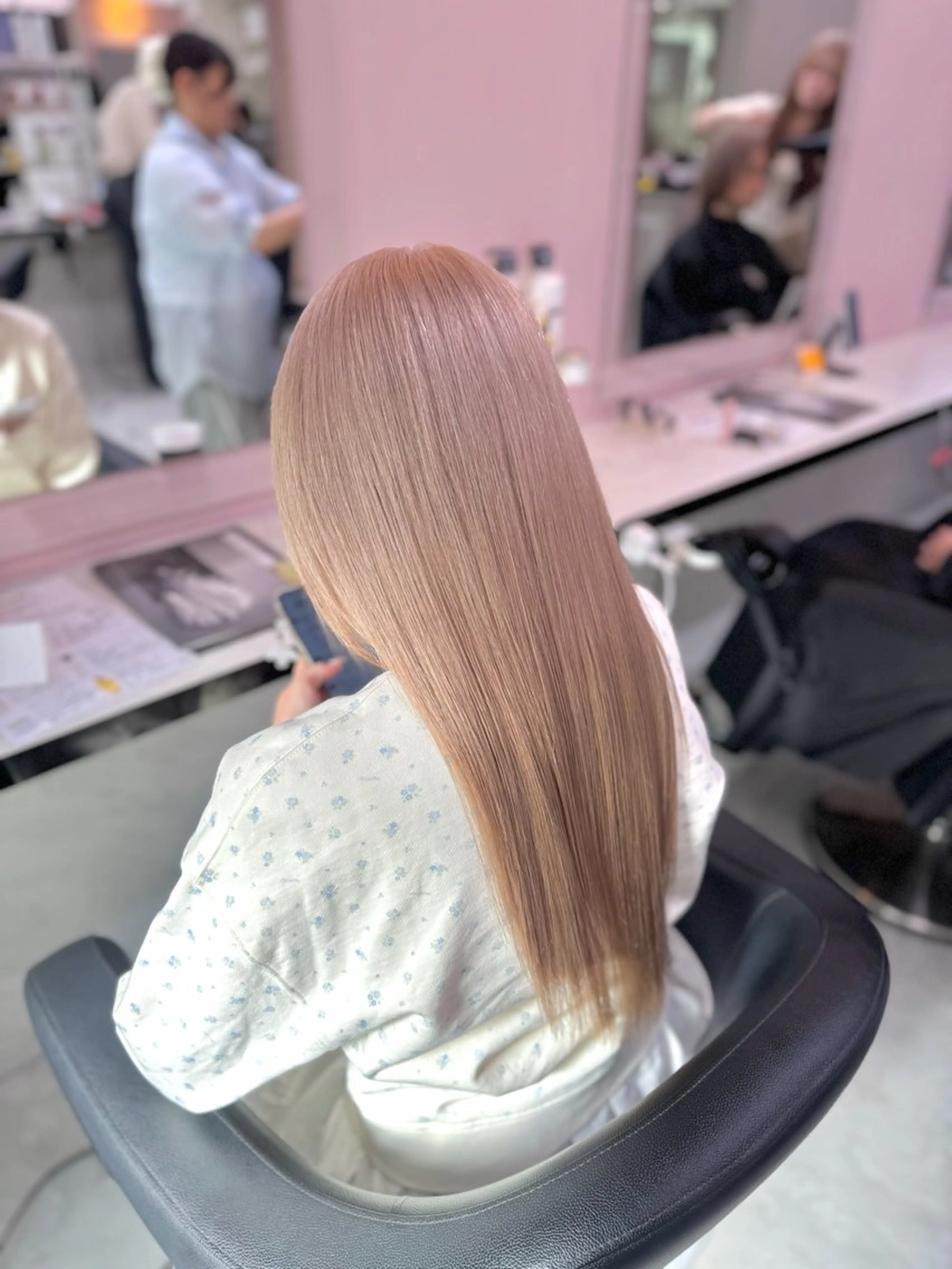 セミロング カラー 韓国系ハイトーン🎀 Nanami🫧のヘアスタイル