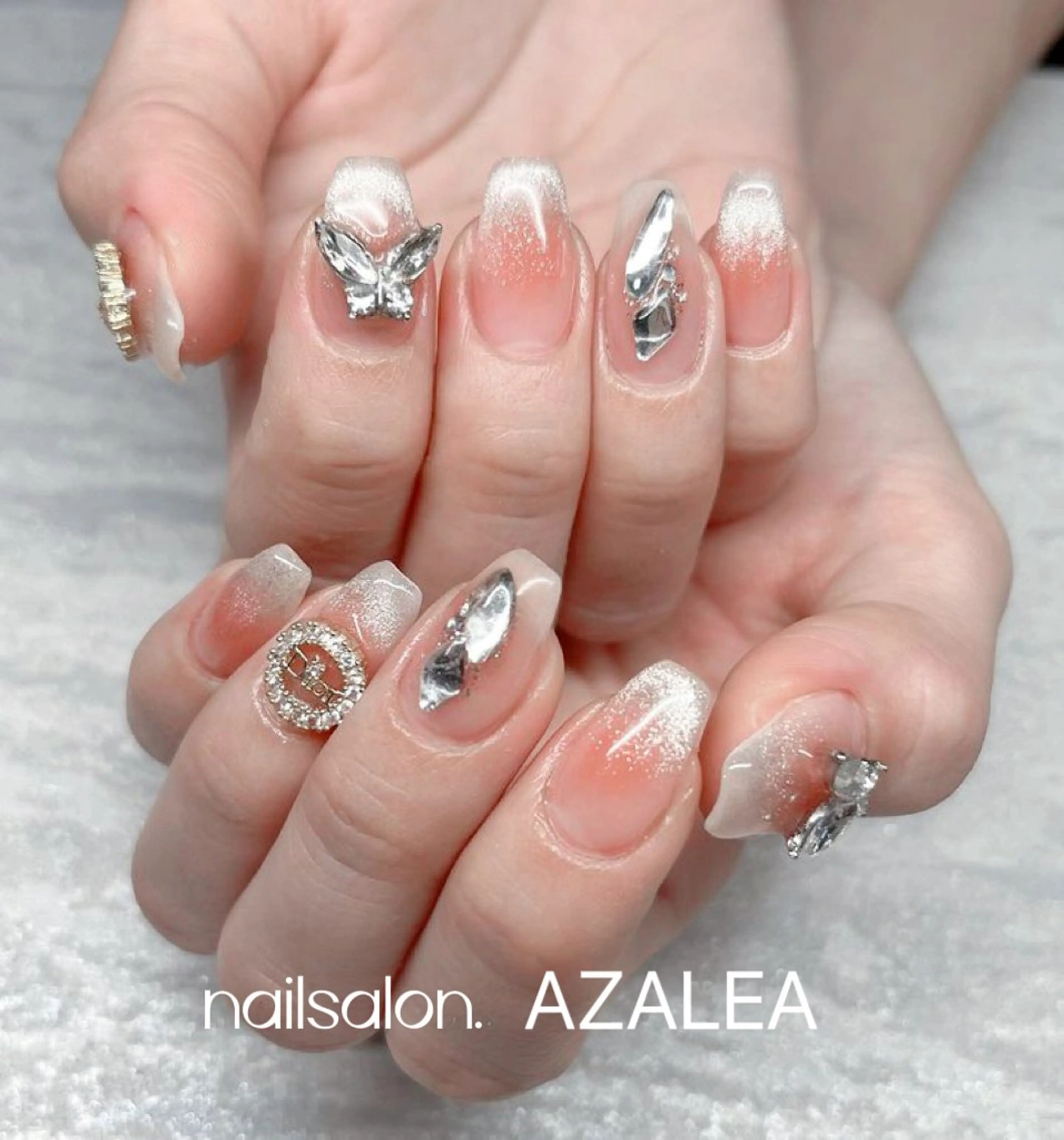 ネイル R inのネイルデザイン