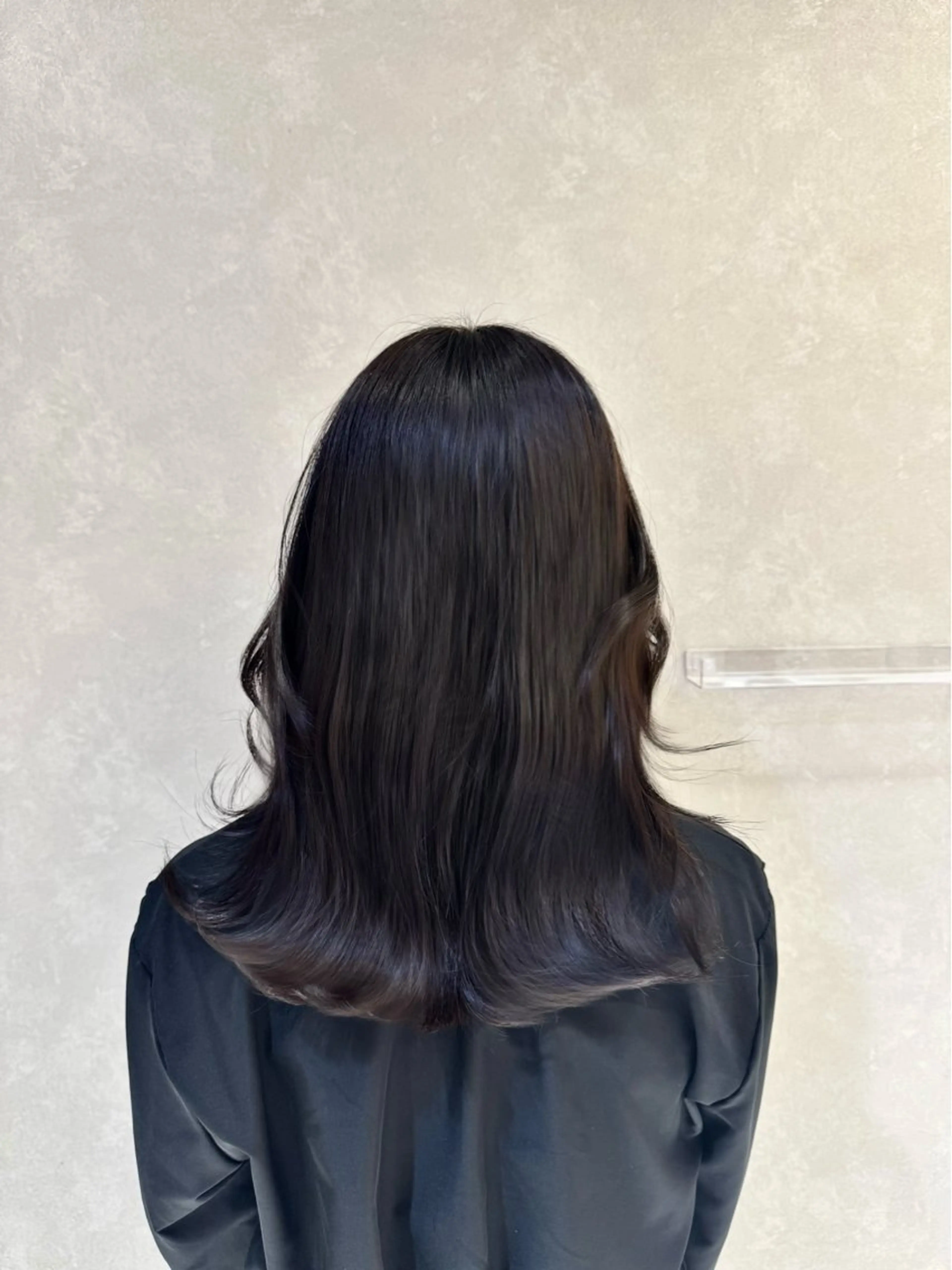 セミロング ヘアカラー 𝐋𝐞𝐞四ツ橋 𝐍𝐞𝐢𝐫𝐨のヘアスタイル