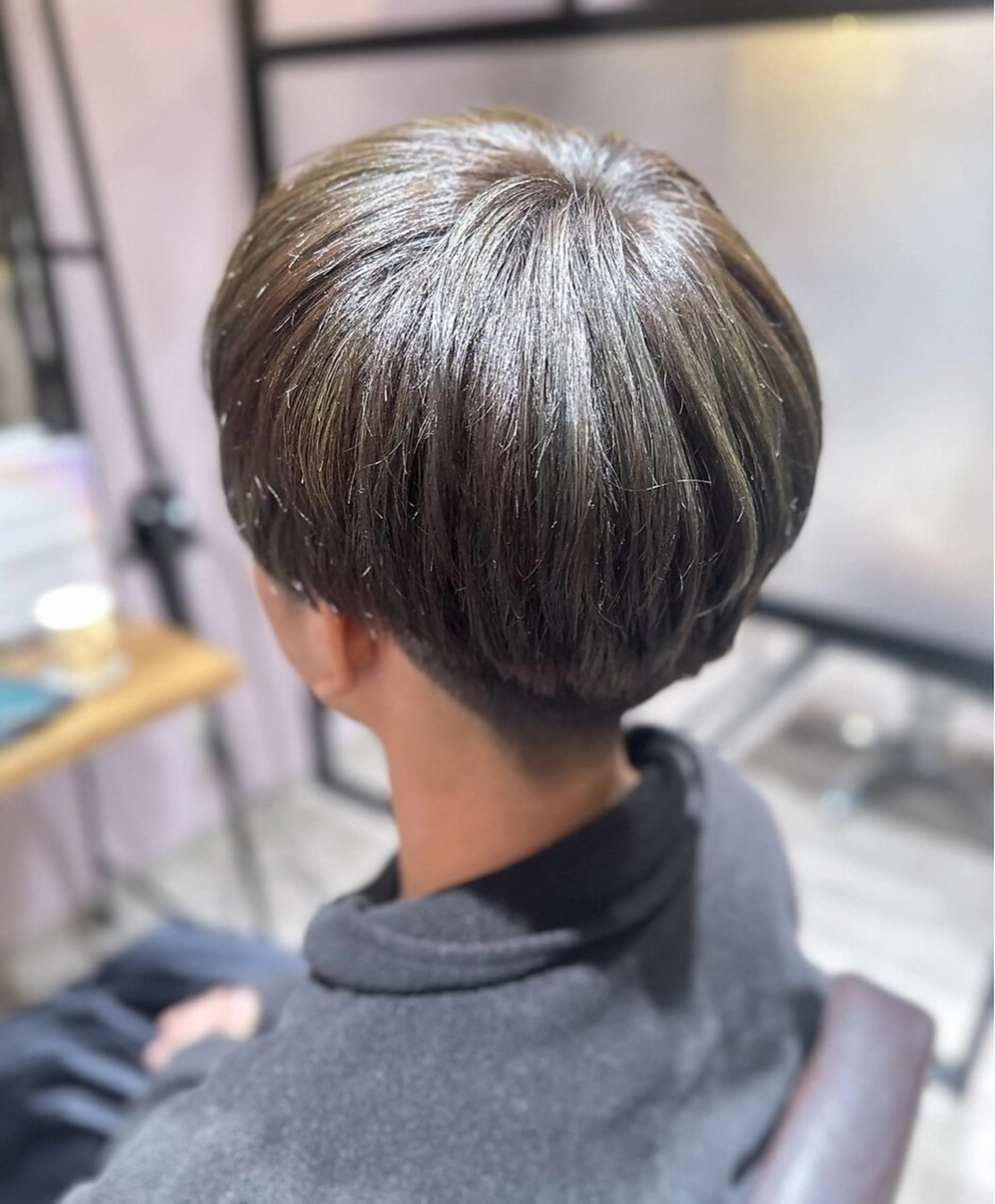 カラー 西原 愛紗のヘアスタイル