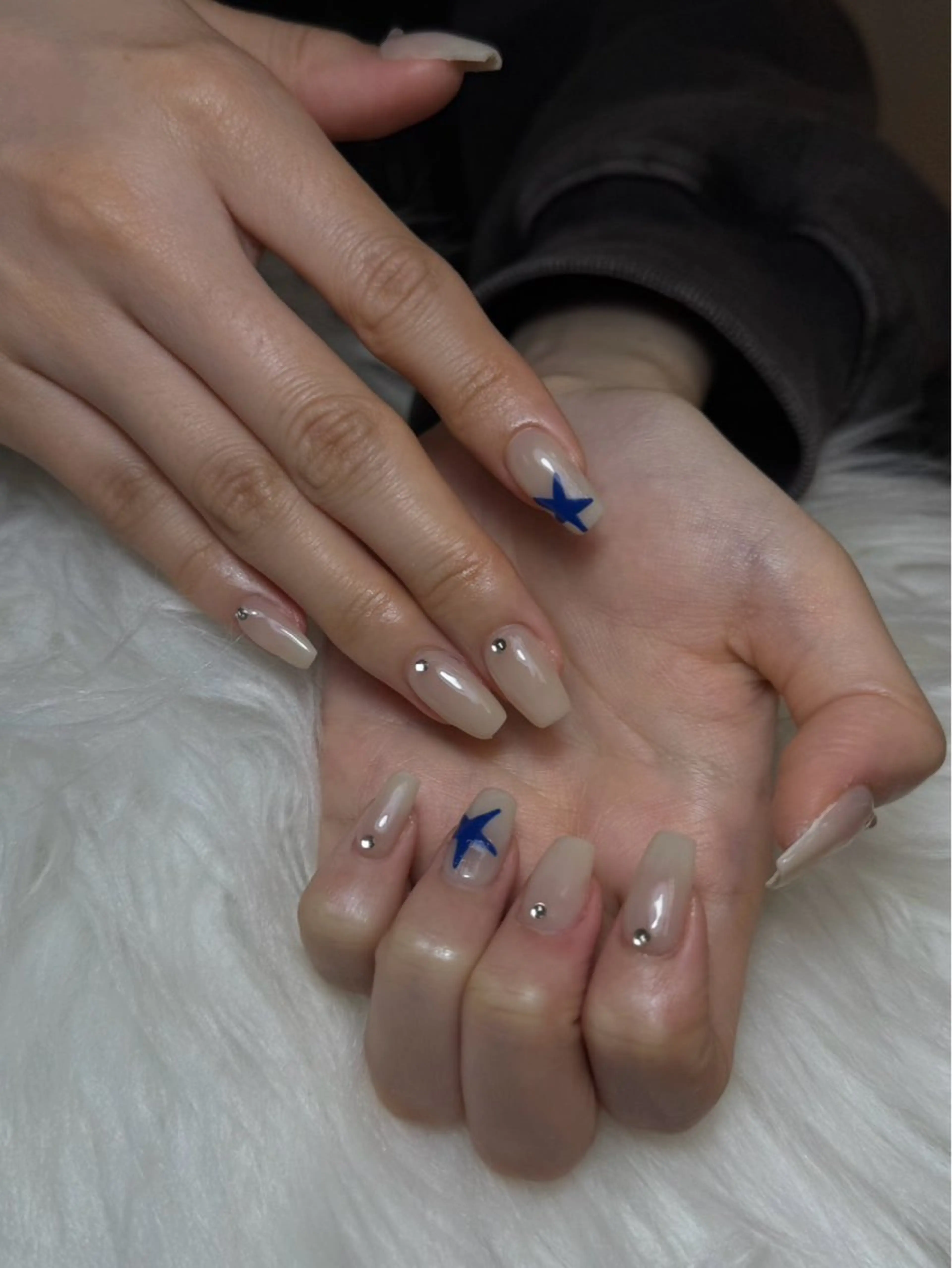 ネイル チークネイル 長さ出し フットネイル ジェルネイル 卒業式 𝓐𝓷𝓻𝓲 XiinhNailのネイルデザイン