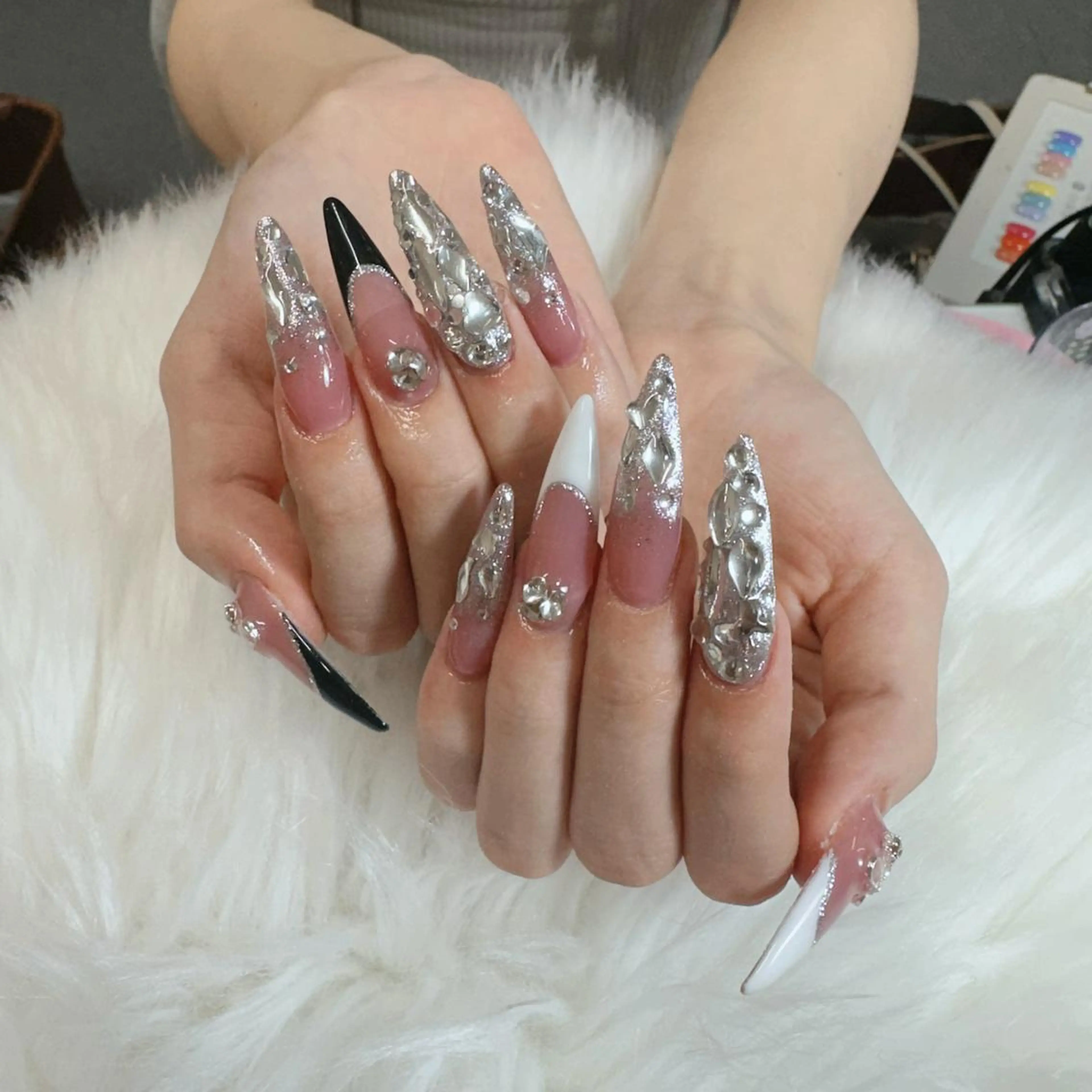 ネイル ハンドネイル 🎀nana🫧 ワンホンネイル🎀のネイルデザイン