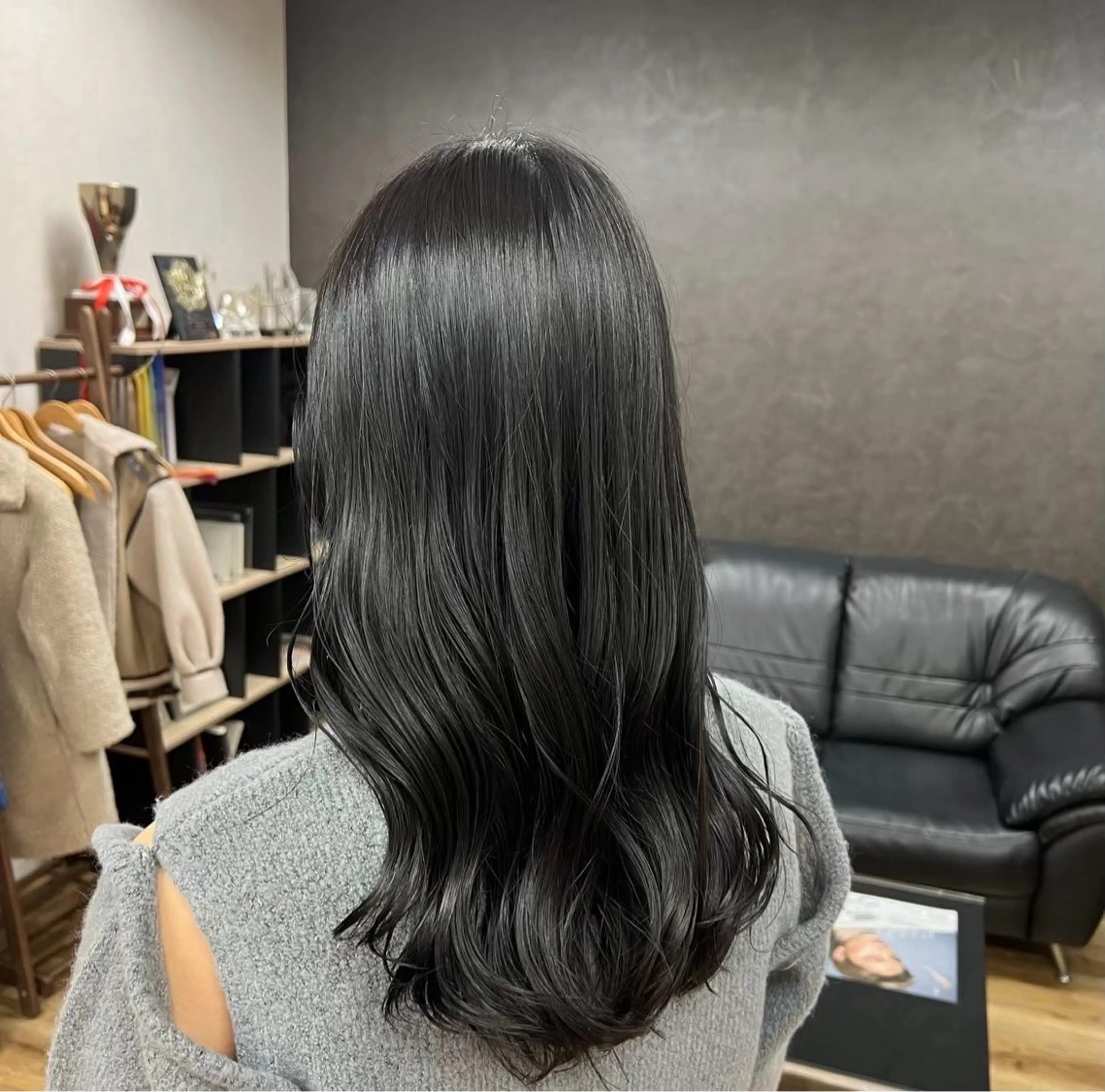 セミロング ヘアカラー トリートメント LuLu maoのヘアスタイル