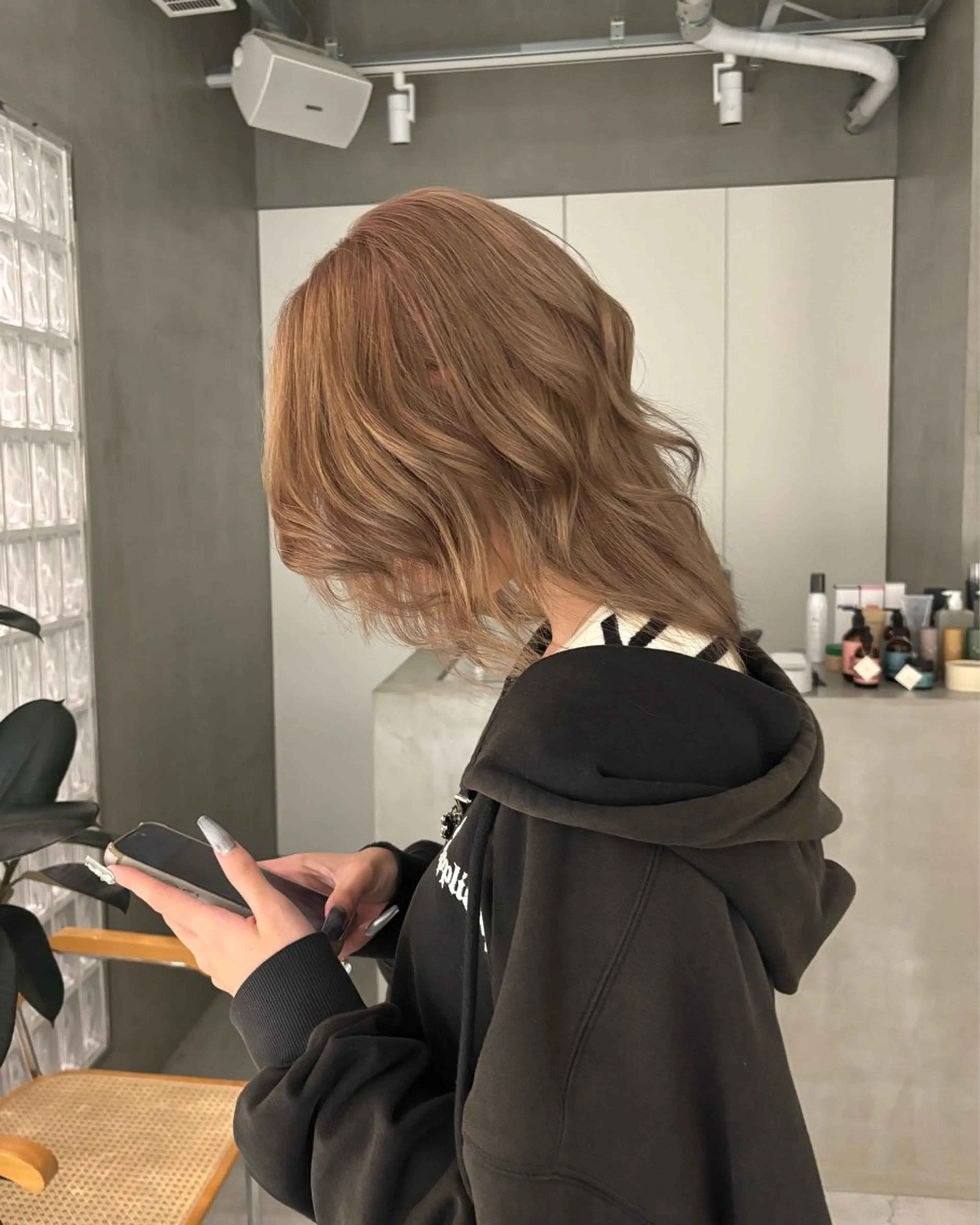 カラー 塔尾 真那のヘアスタイル