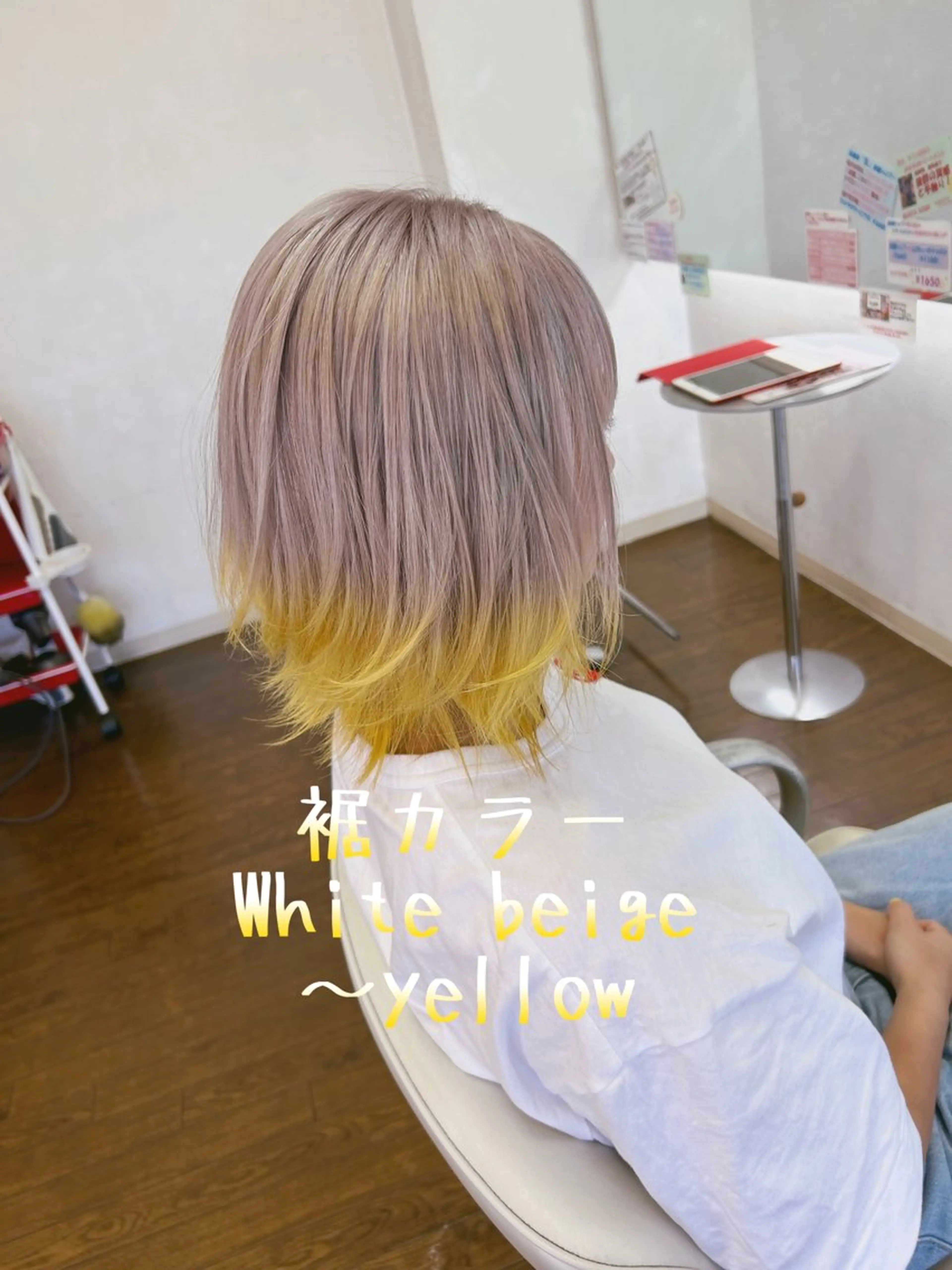 ショート カラー ベージュカラー ダブルカラー ホワイトベージュ イエローカラー GLAD 萩原のヘアスタイル