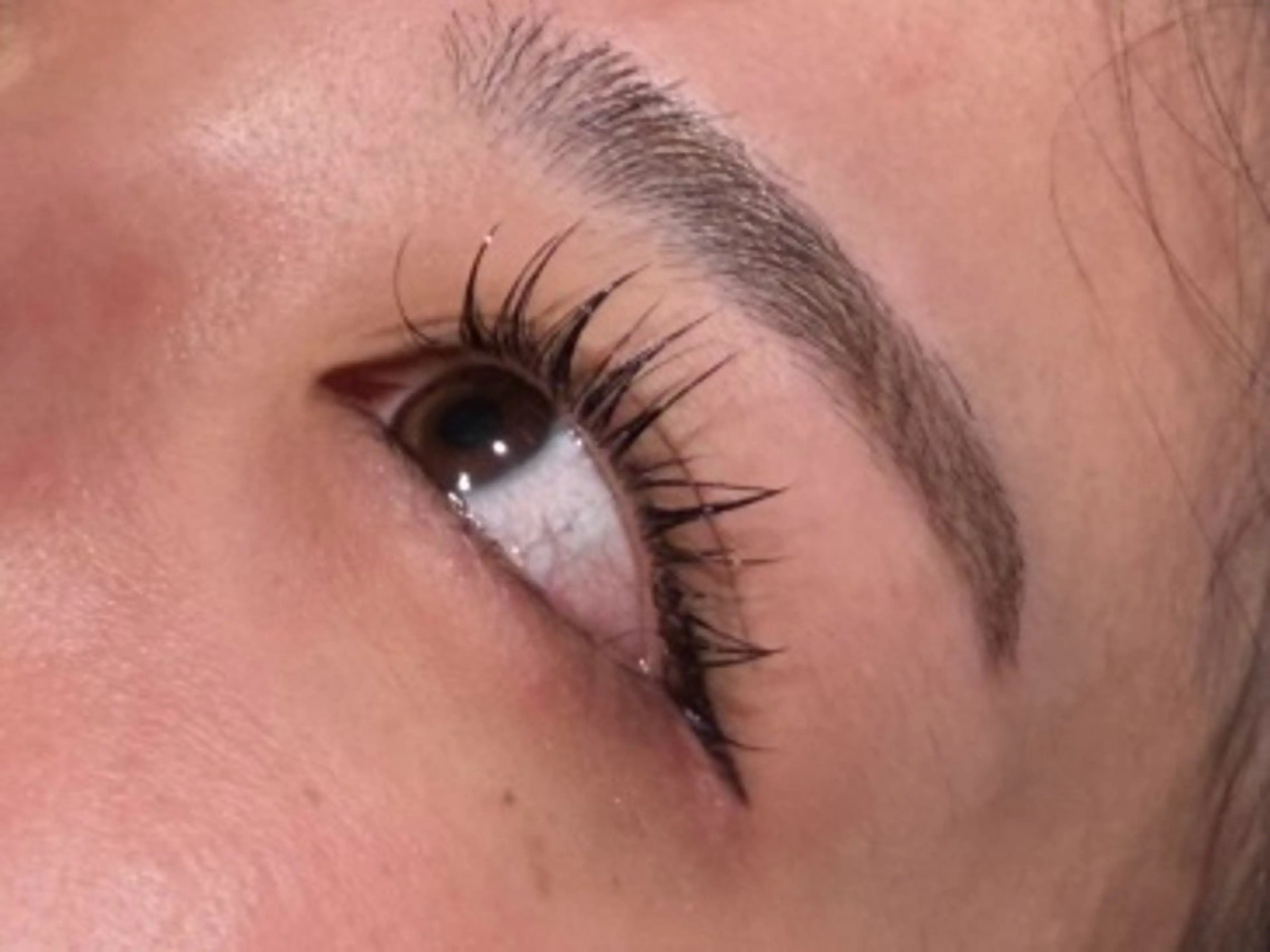 マツエク・マツパ 大柴 彩花のヘアスタイル