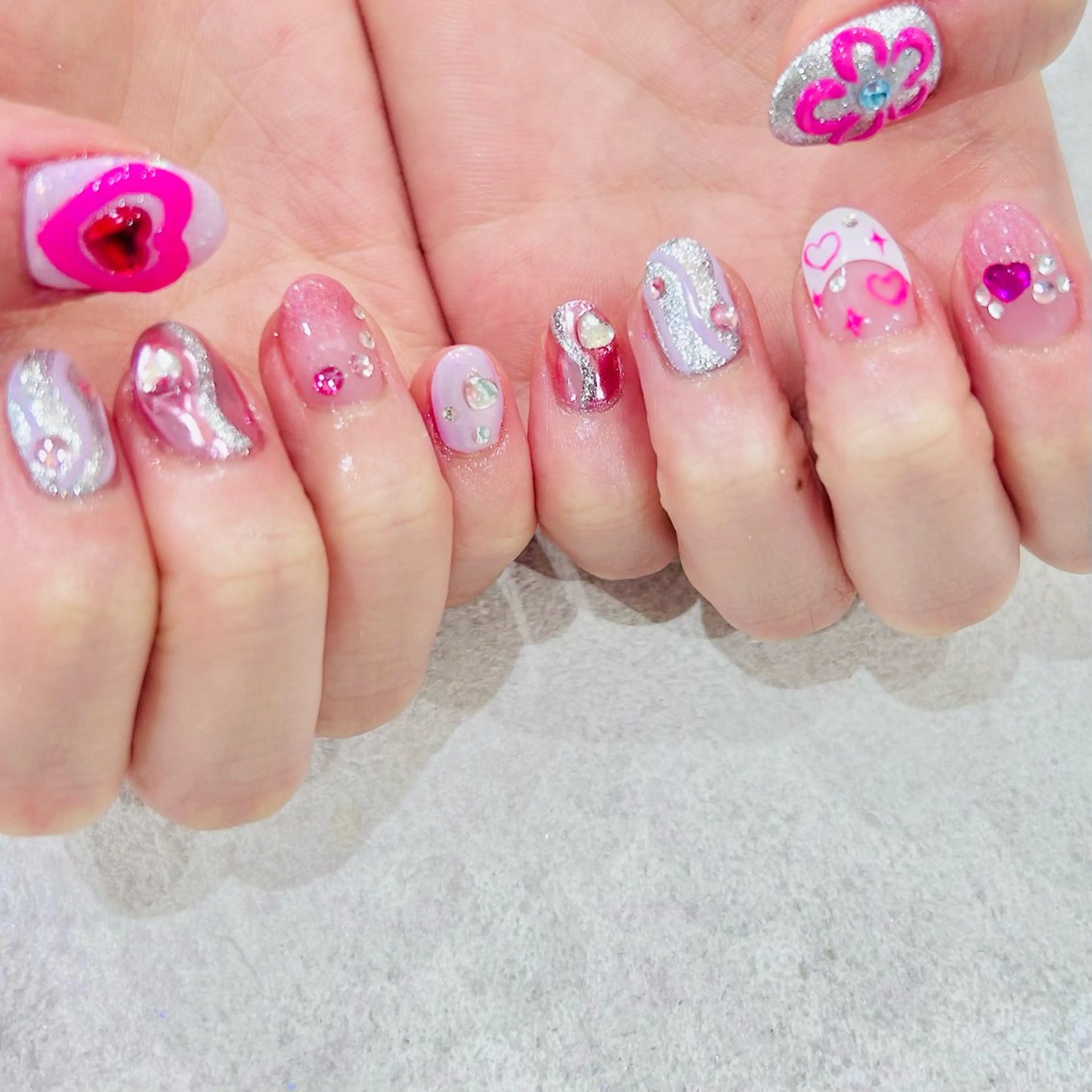 ネイル ジェルネイル パラジェル ストーンネイル ハンドネイル muum_nail 新宿2分 三丁目1分のネイルデザイン