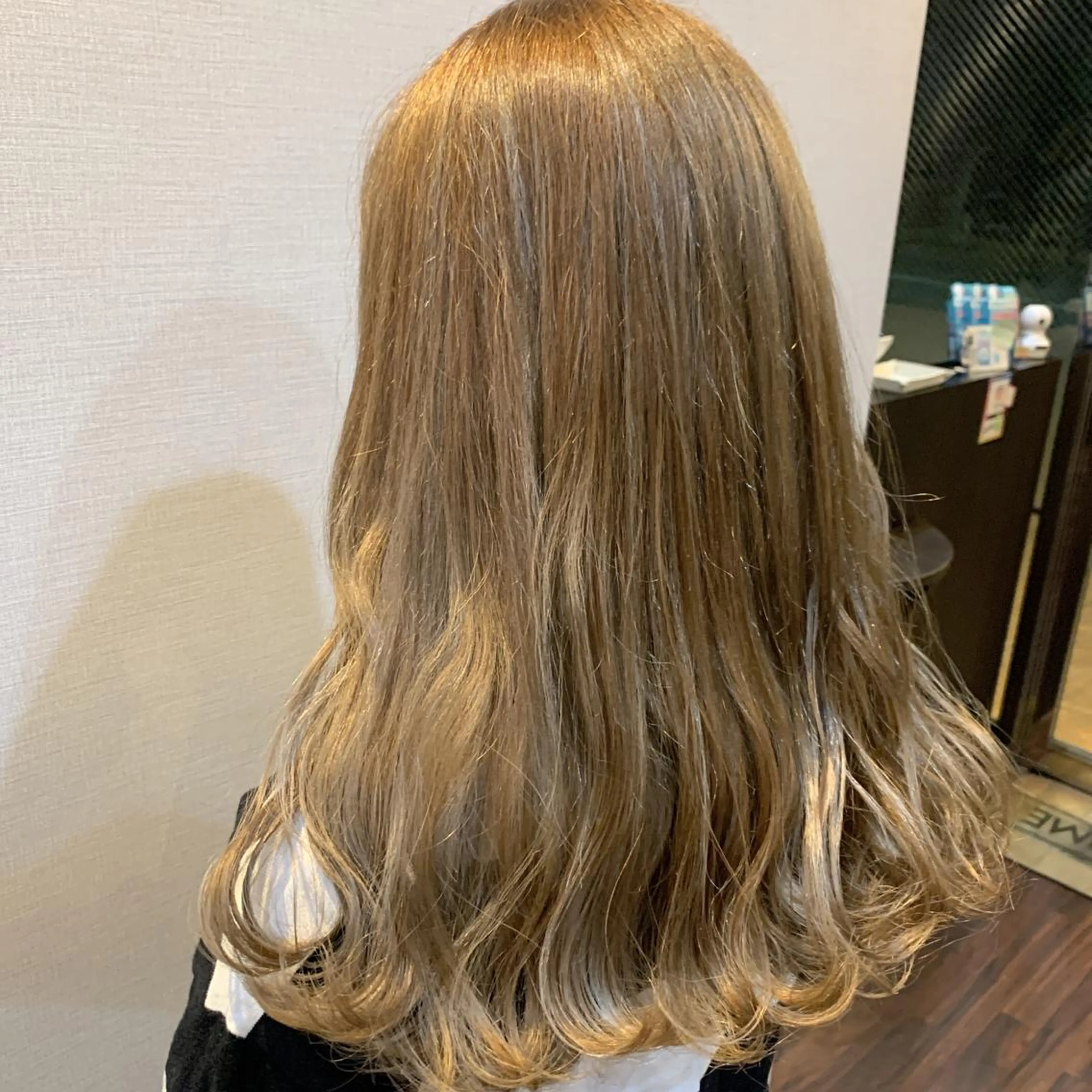 ロング カラー HairDesign Azurのヘアスタイル