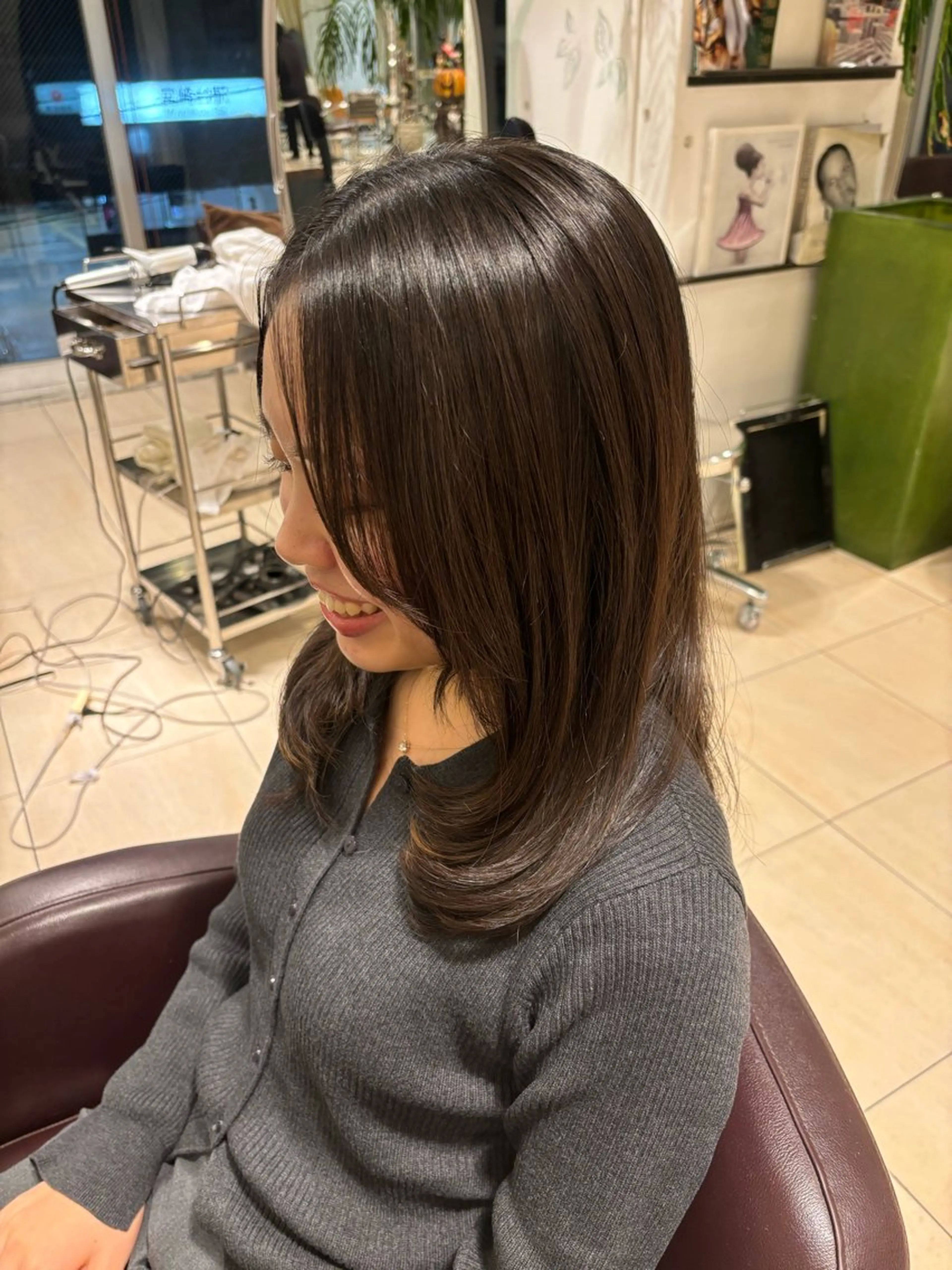 セミロング 橋田 恵美のヘアスタイル