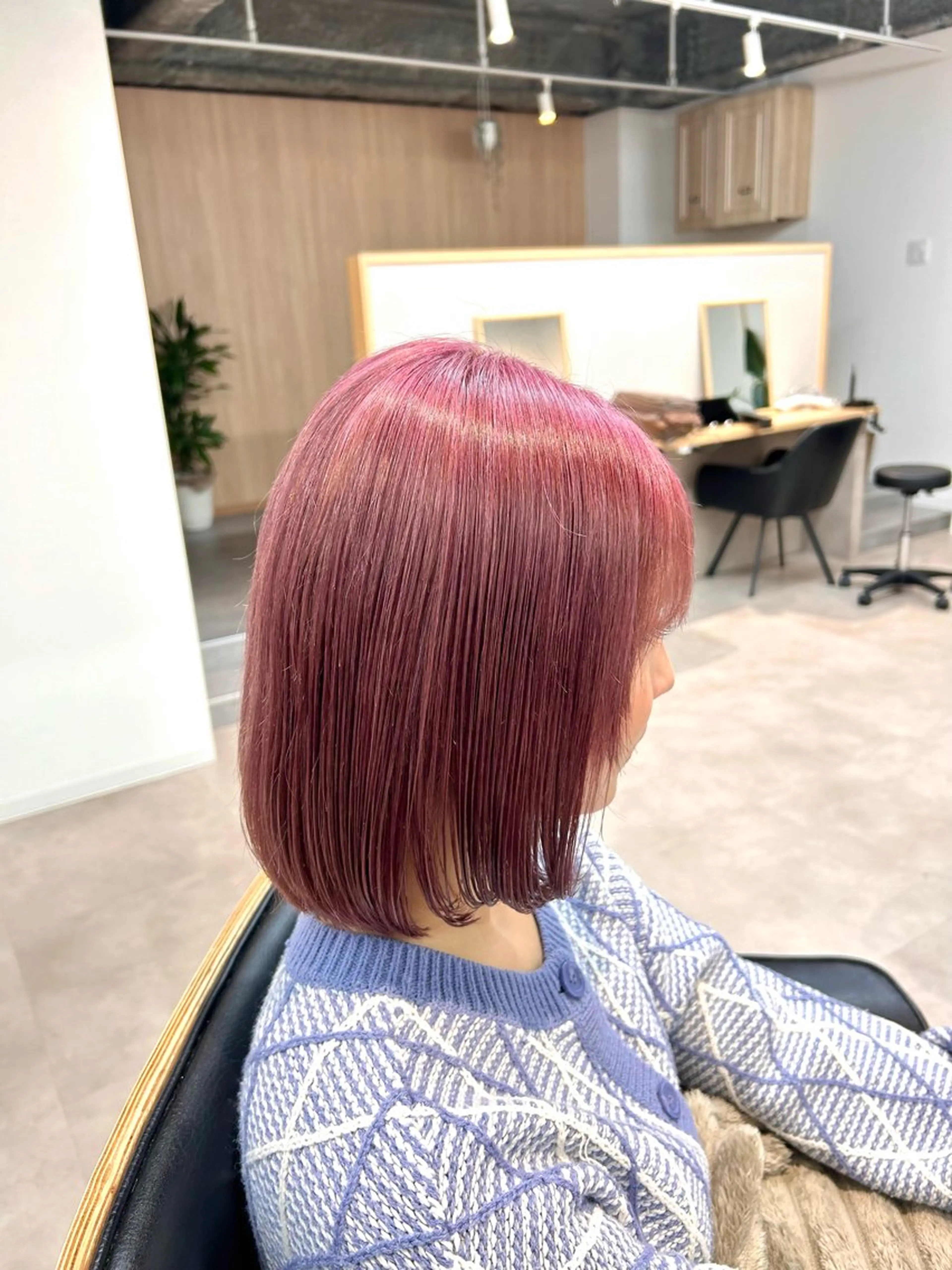 ミディアム カラー ラベンダーカラー ピンクカラー ピンクラベンダー カット ヘアカラー トリートメント 艶カラー/レイヤー/ ハイトーン/まなみのヘアスタイル