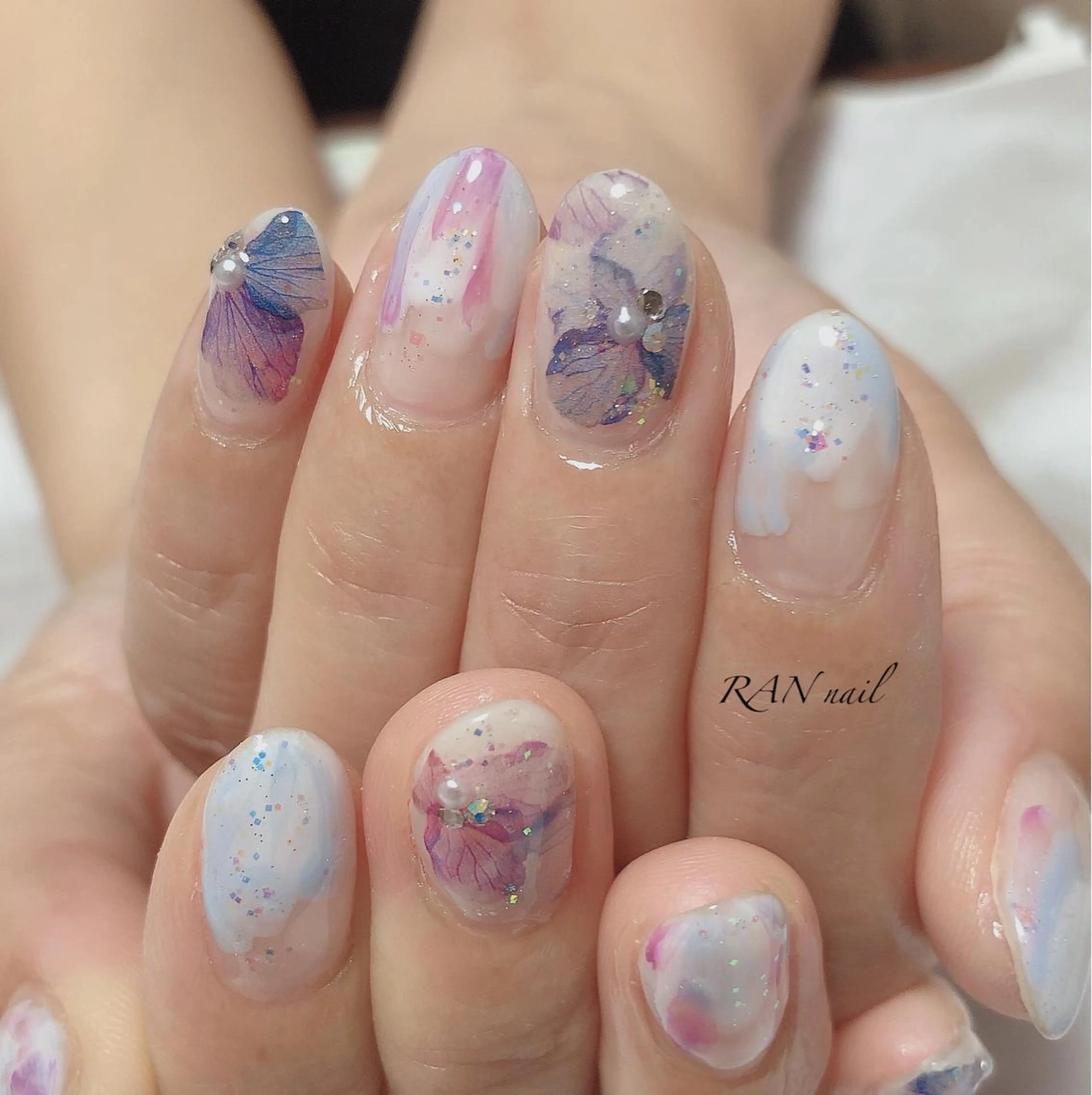 ネイル オーロラネイル ブルー フットネイル ジェルネイル キラキラネイル ハンドネイル フットネイル RAN nail 〜ランネイル〜所属・RAN nailのネイルデザイン