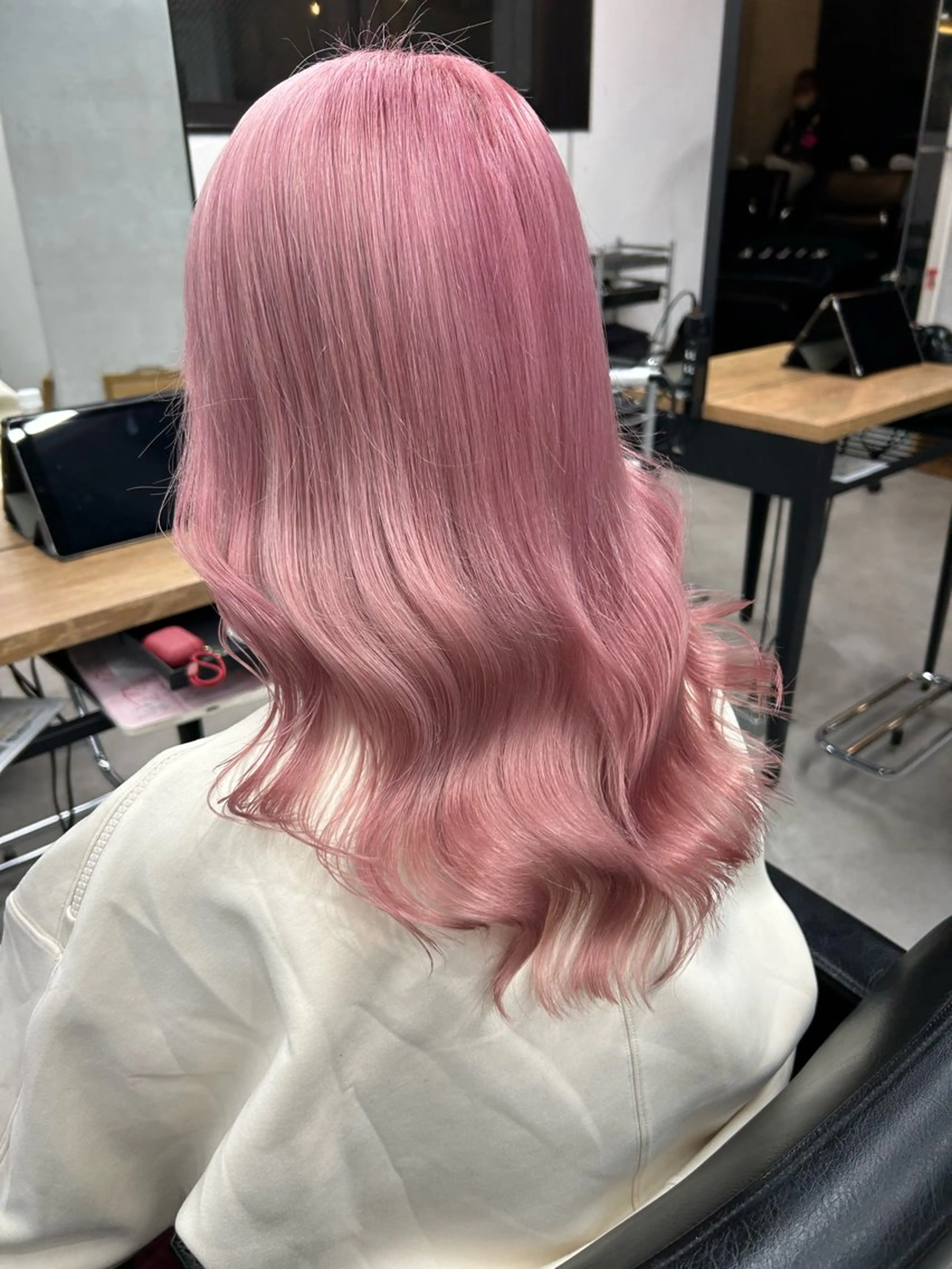 ミディアム カラー ブリーチ ケアブリーチ ハイトーンカラー ピンクカラー カット ヘアカラー トリートメント ヘアセット RYOSUKE ハイトーンのヘアスタイル