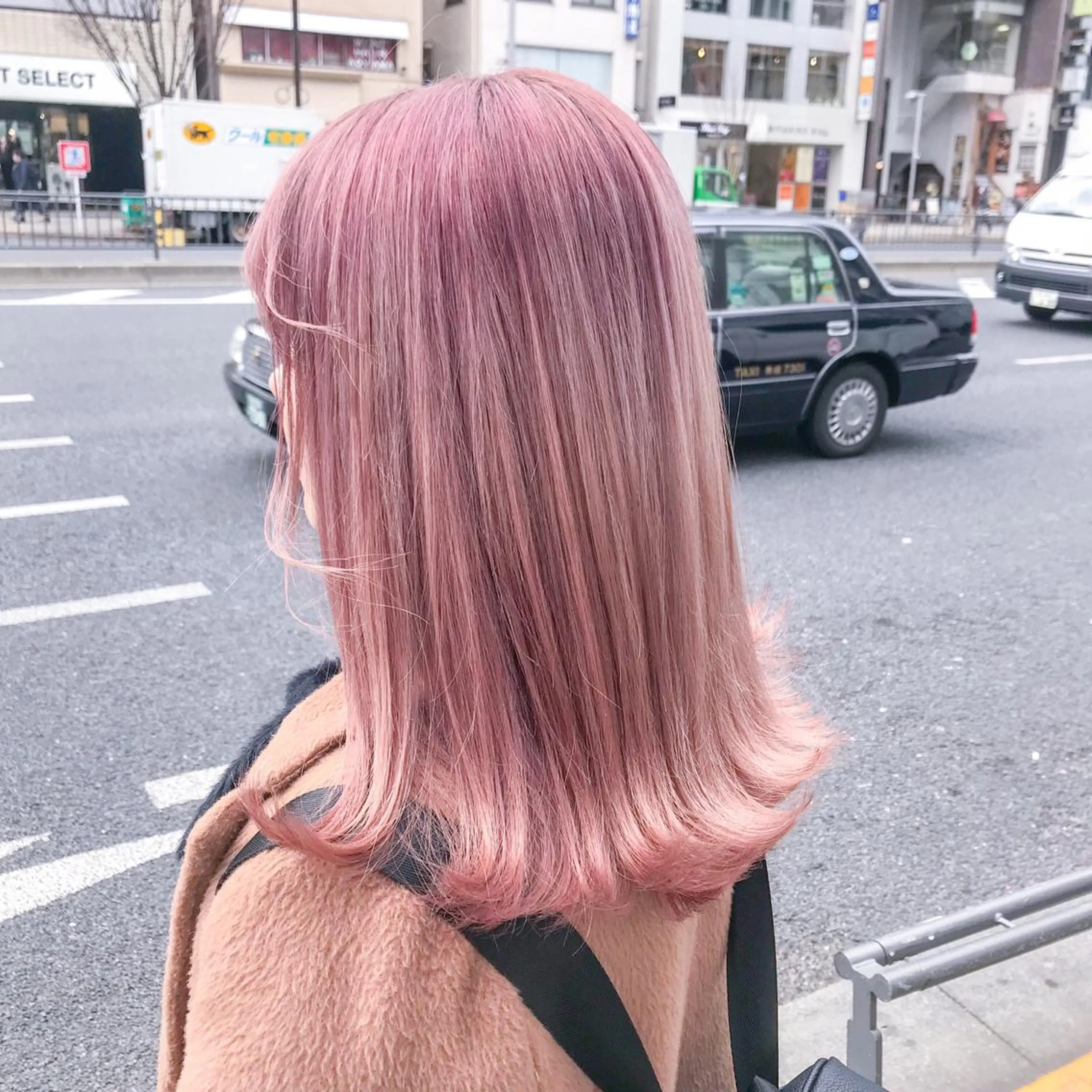 ミディアム カラー SHIN/レイヤー カット×クロスパーマのヘアスタイル