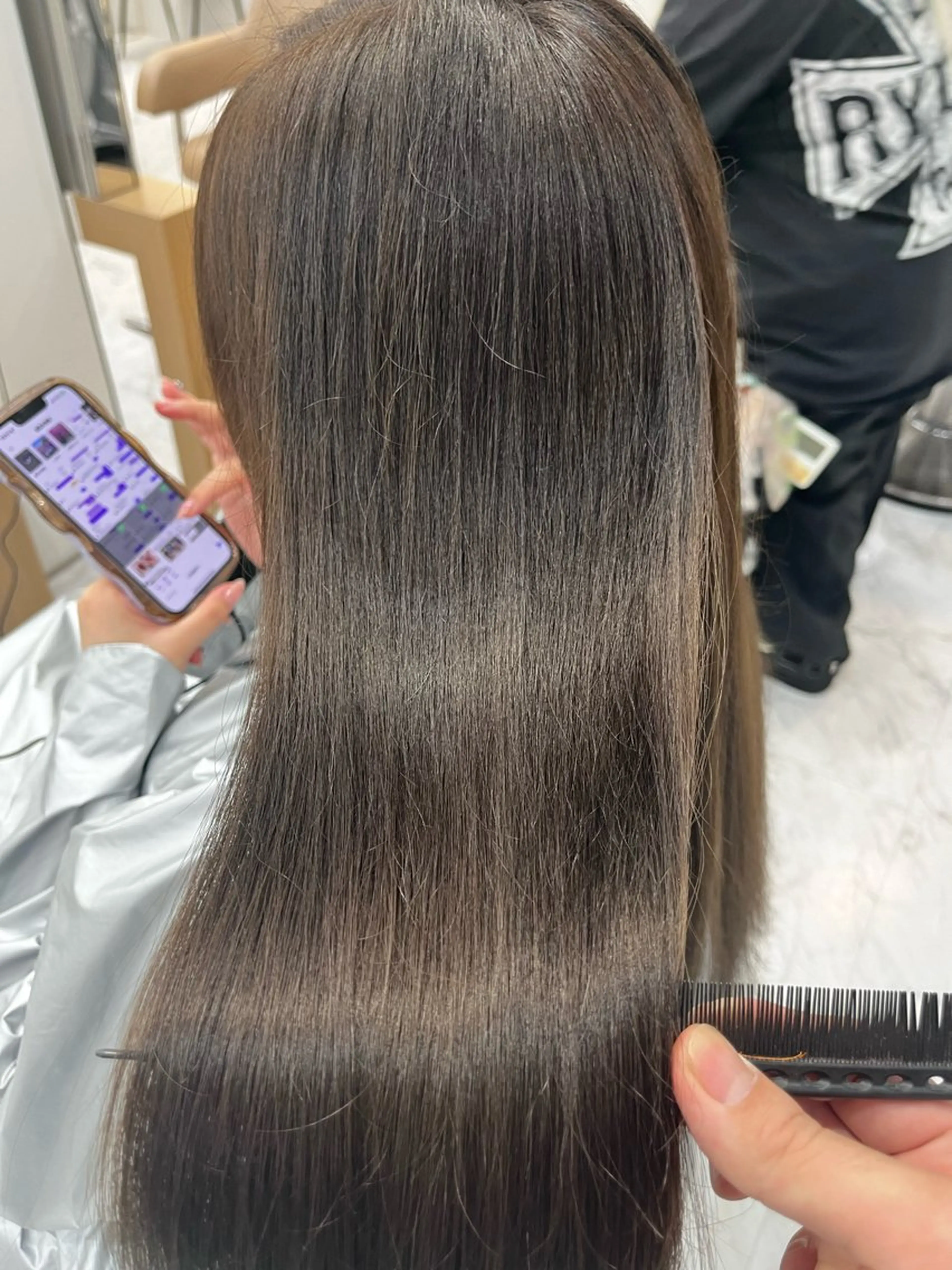 ロング カラー 赤み消し透明感カラー オオヤマのヘアスタイル