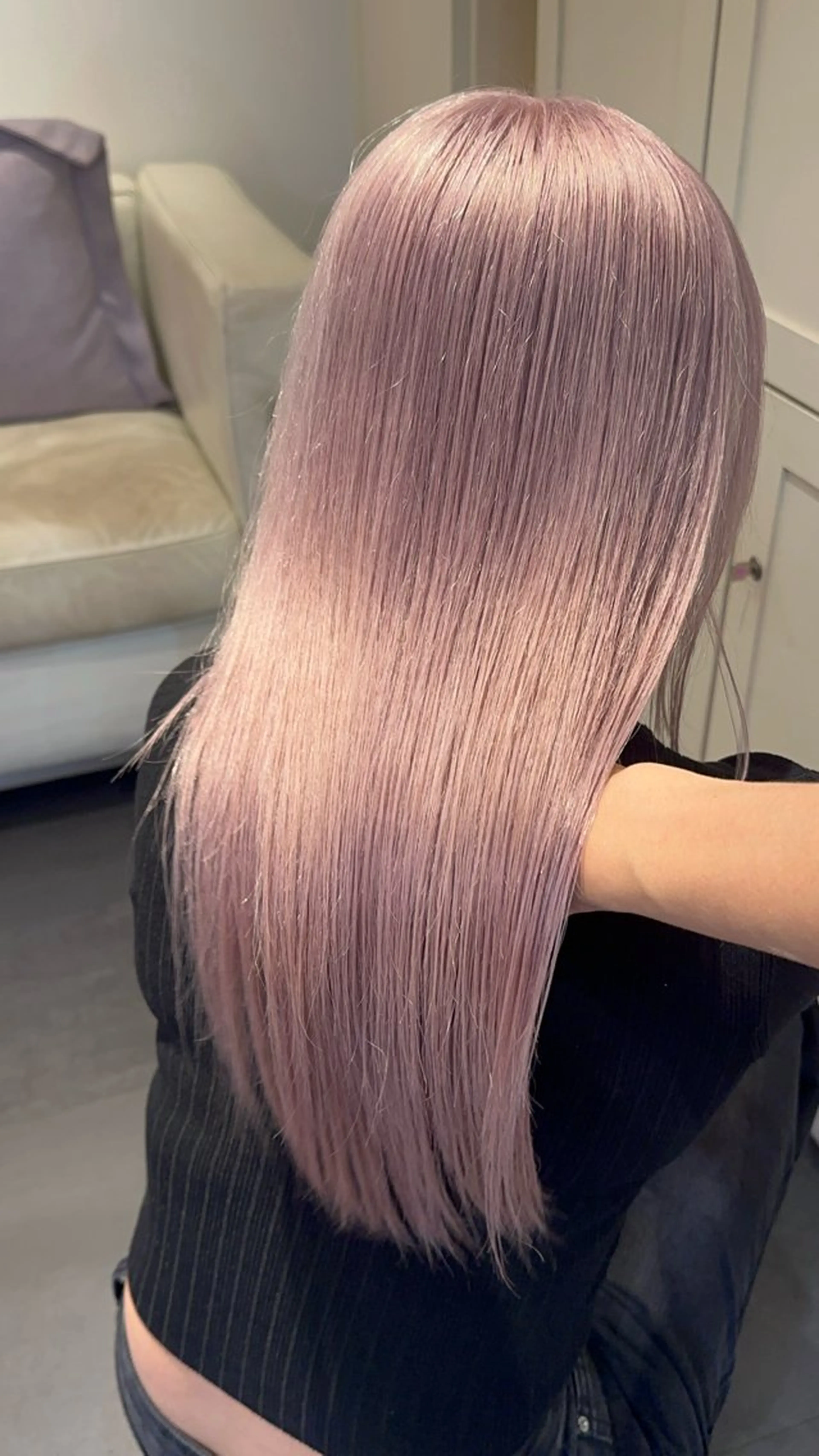 ロング カラー ベージュカラー ブリーチ ハイトーンカラー ピンクカラー ピンクベージュ ヒロミ/ミルクティー /ブロンド/ピンクのヘアスタイル