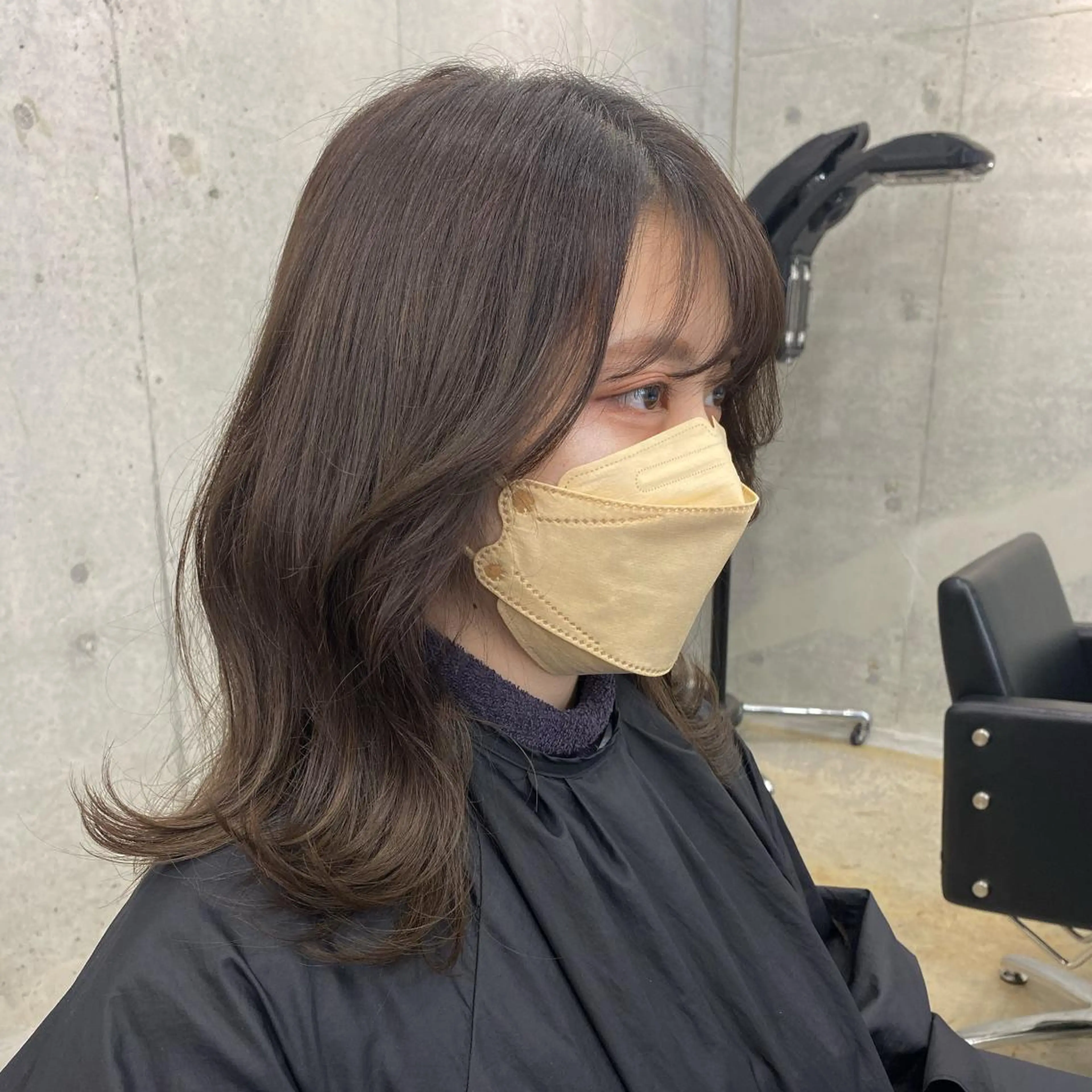 ミディアム カラー オリーブ/アッシュ やわらか透明感カラーのヘアスタイル