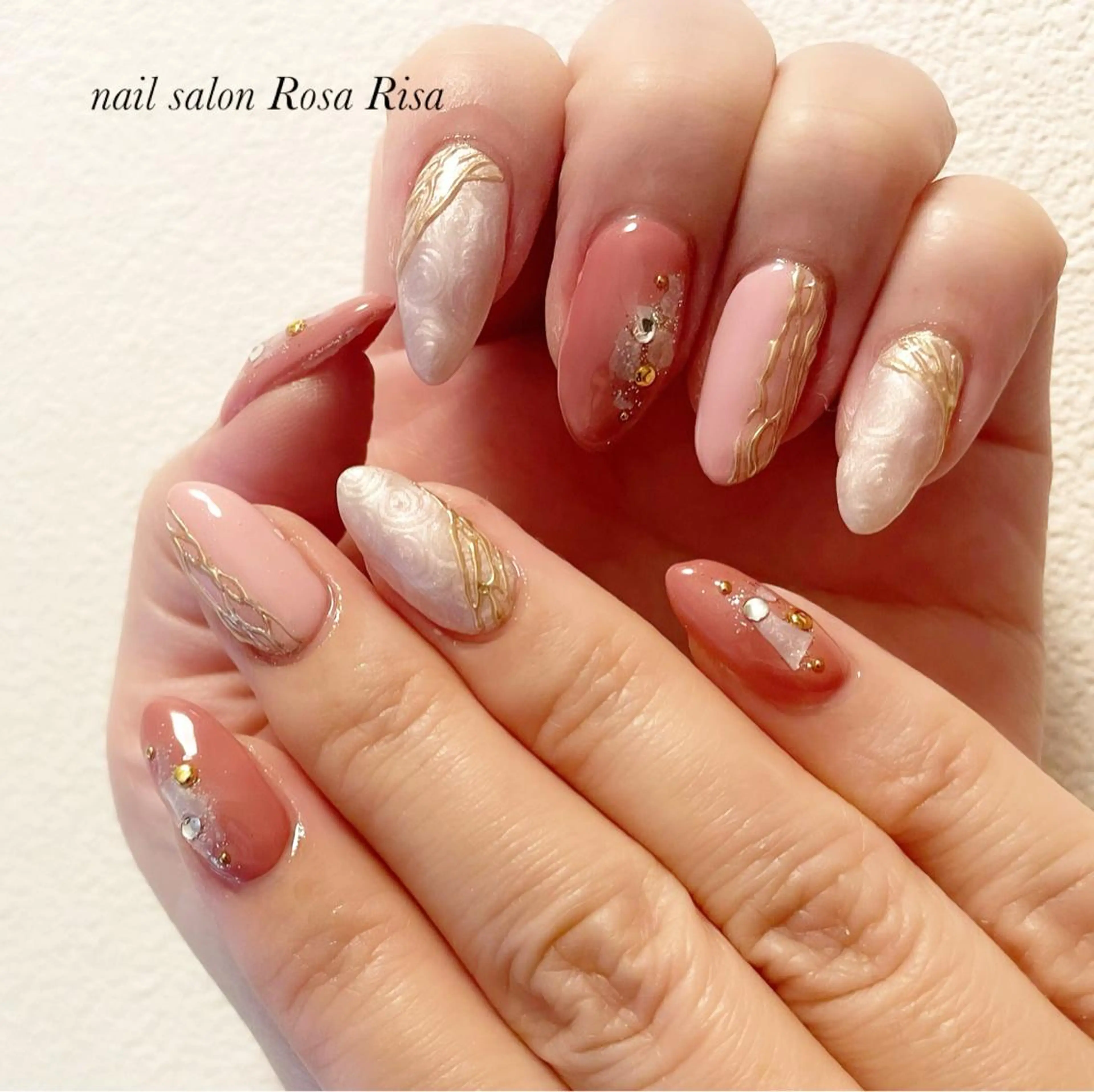 セミロング ネイル ネイルスタジオ シェイクユアハンズのネイルデザイン