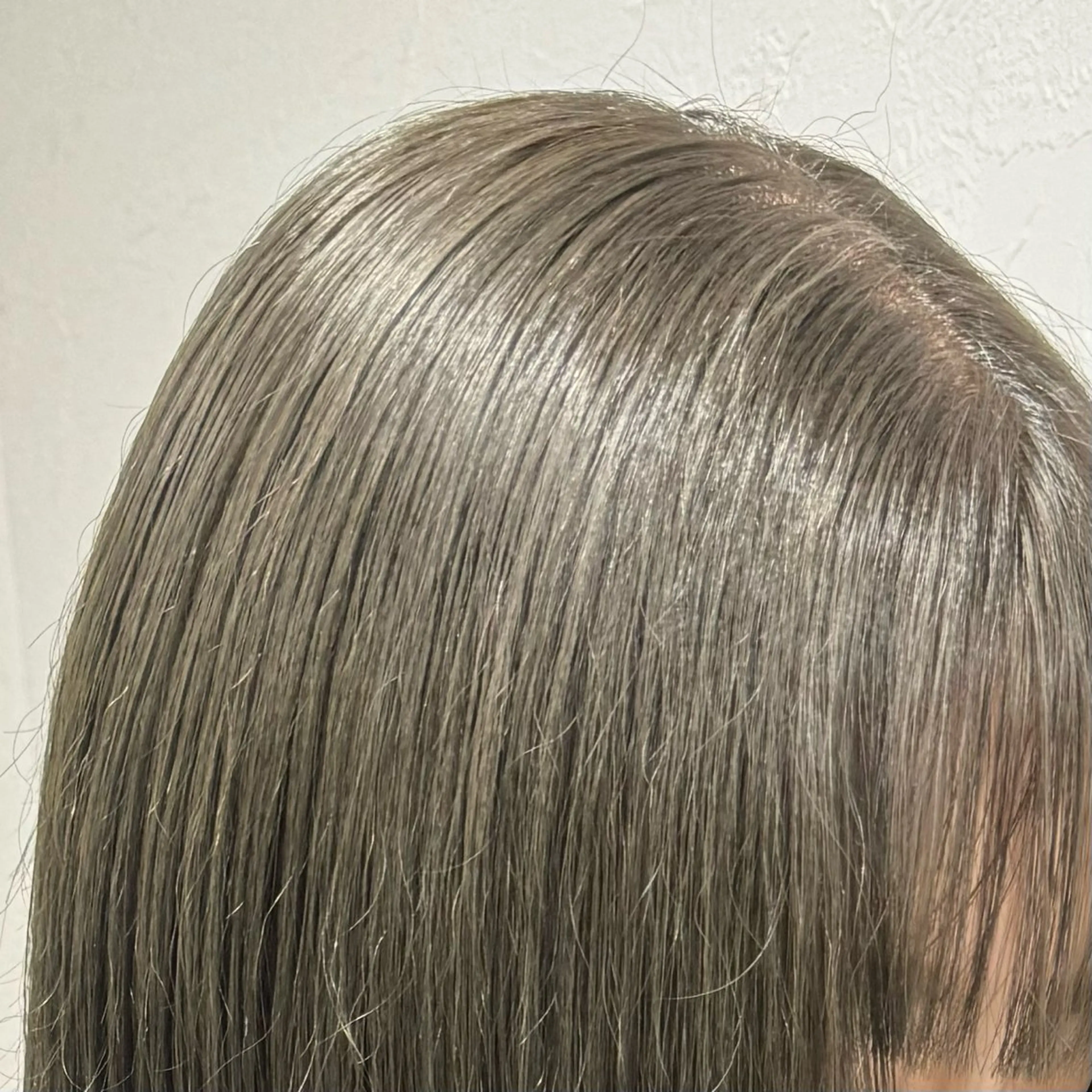 ミディアム カラー shiho .のヘアスタイル