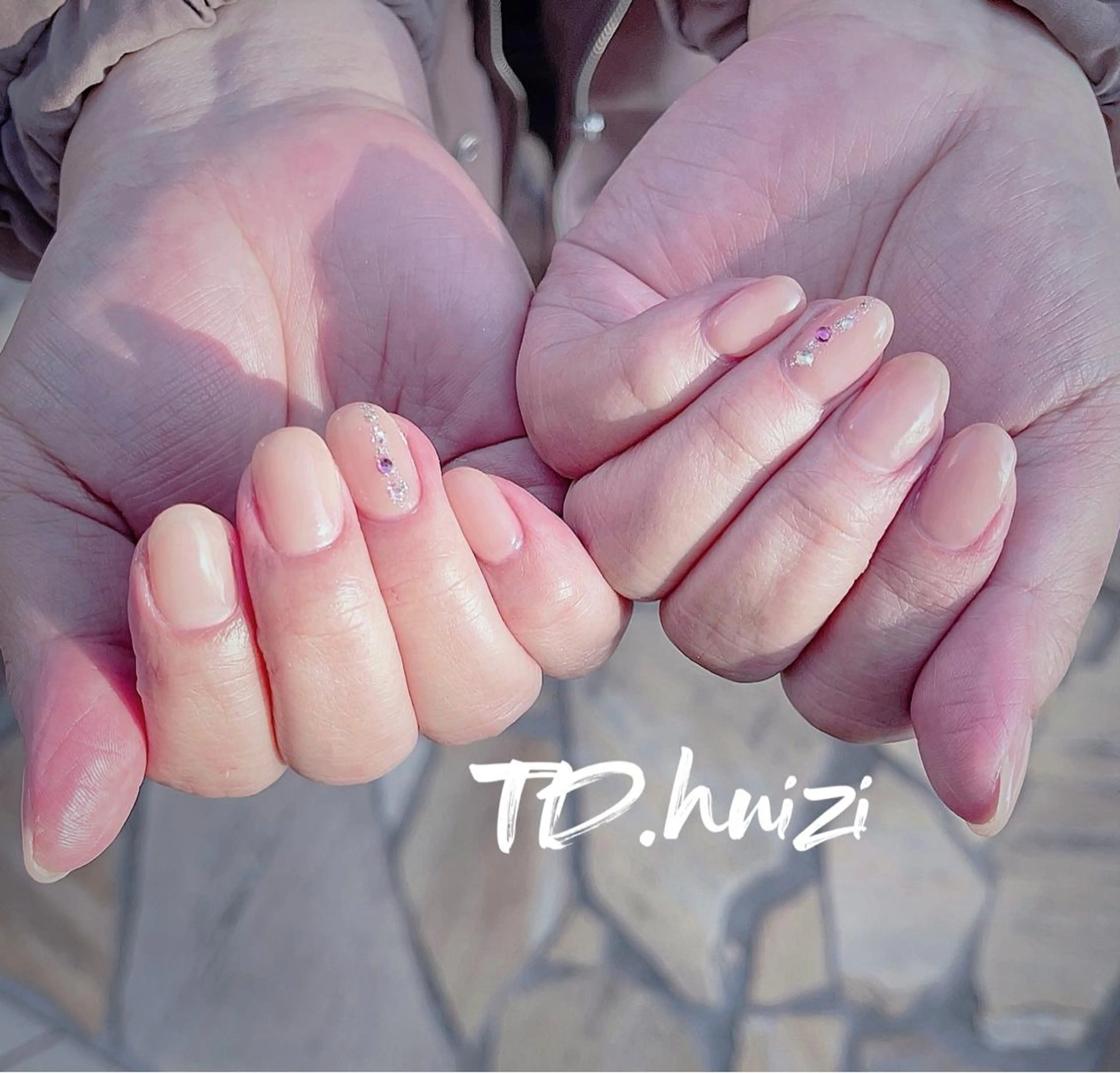 ミディアム めぐみのネイルサロン スタッフ練習のネイルデザイン