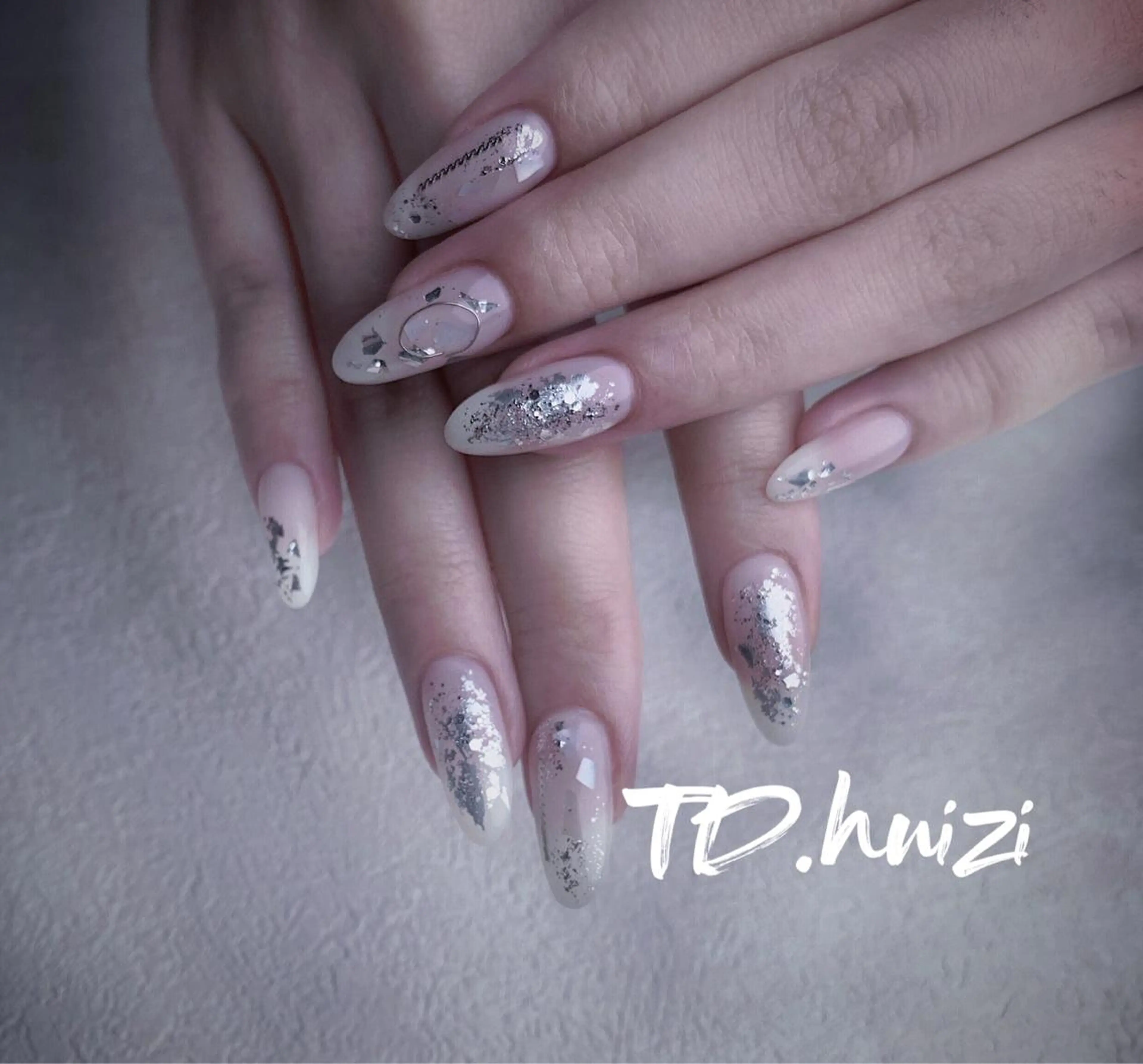 セミロング めぐみのネイルサロン スタッフ練習のネイルデザイン