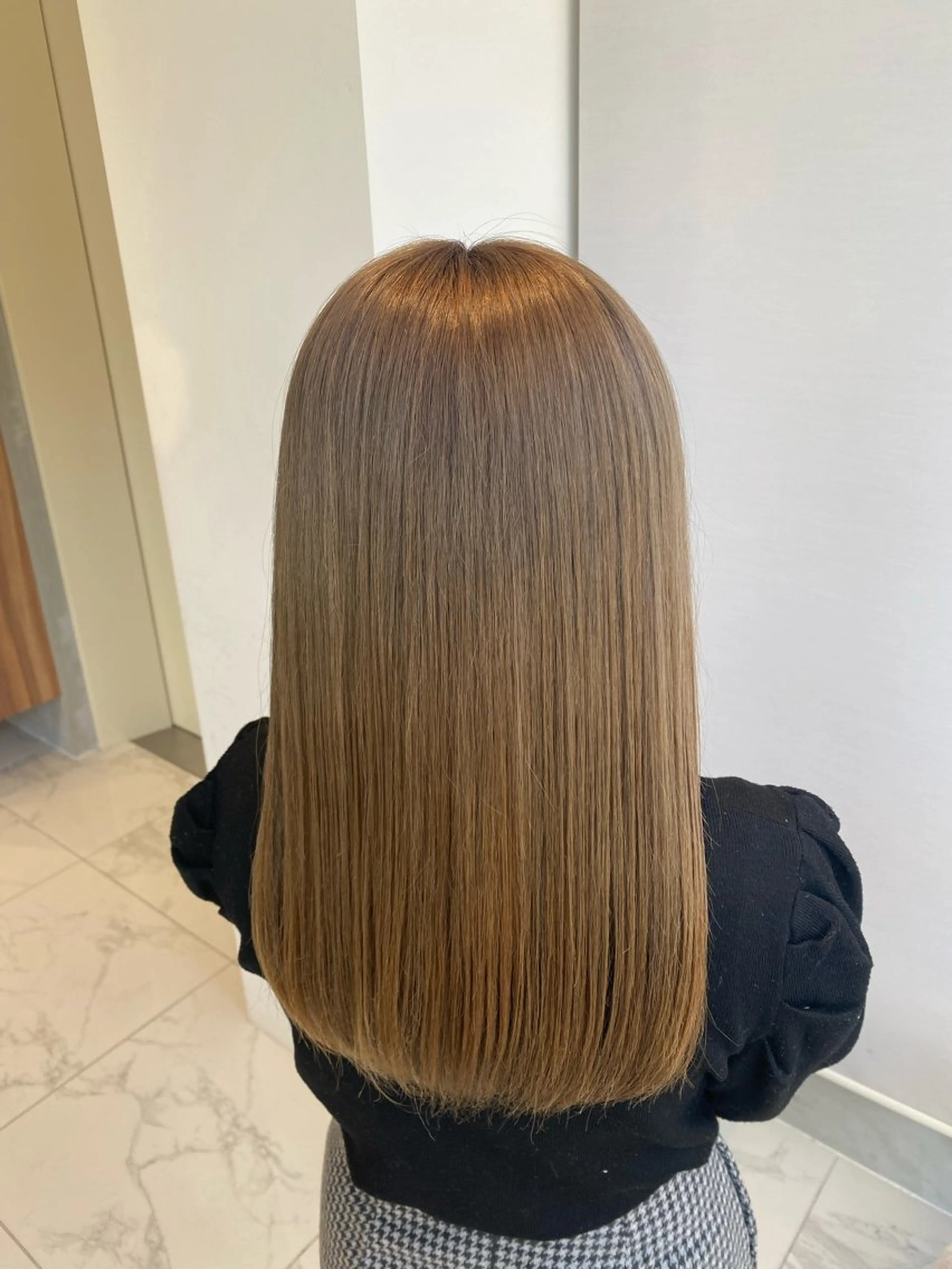 カラー kou🌥️レイヤー /艶カラーのヘアスタイル