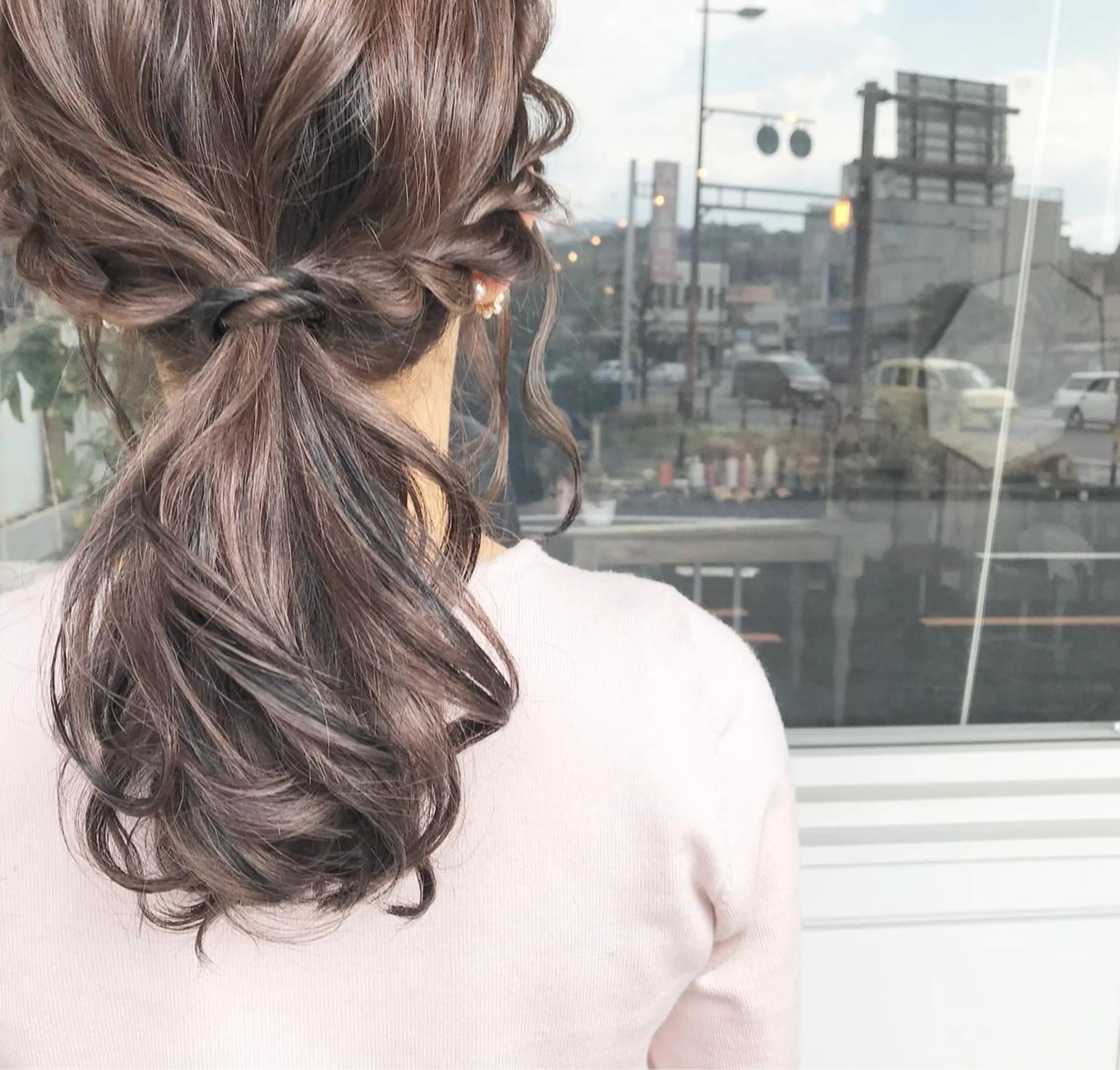 ミディアム カラー ヘアアレンジ バレイヤージュ ブリーチ グラデーションカラー ハイライトカラー ハイトーンカラー Mariana/ 鶴原-ハイライトのヘアスタイル