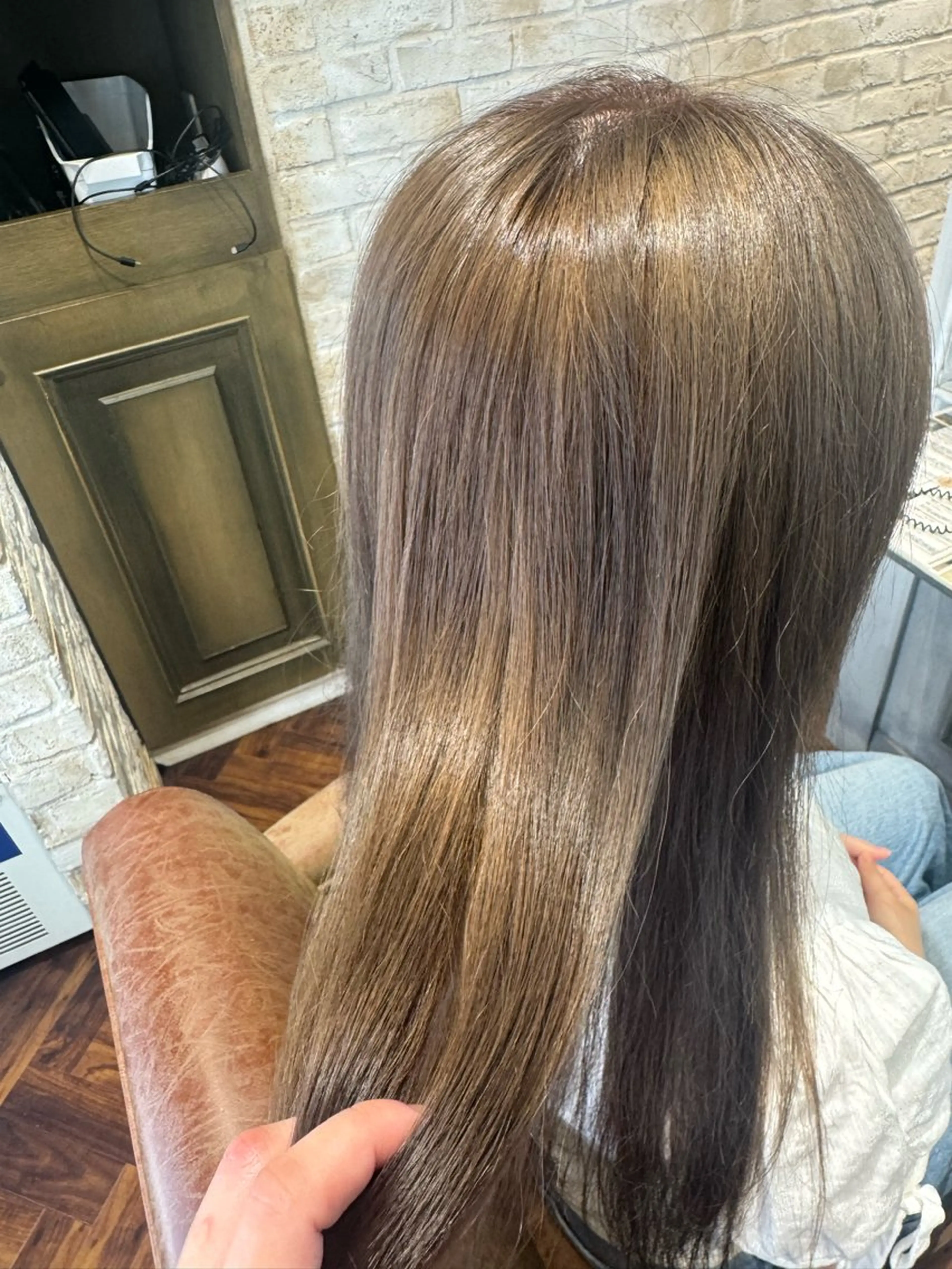ロング カット ヘアカラー Y U K Iのヘアスタイル