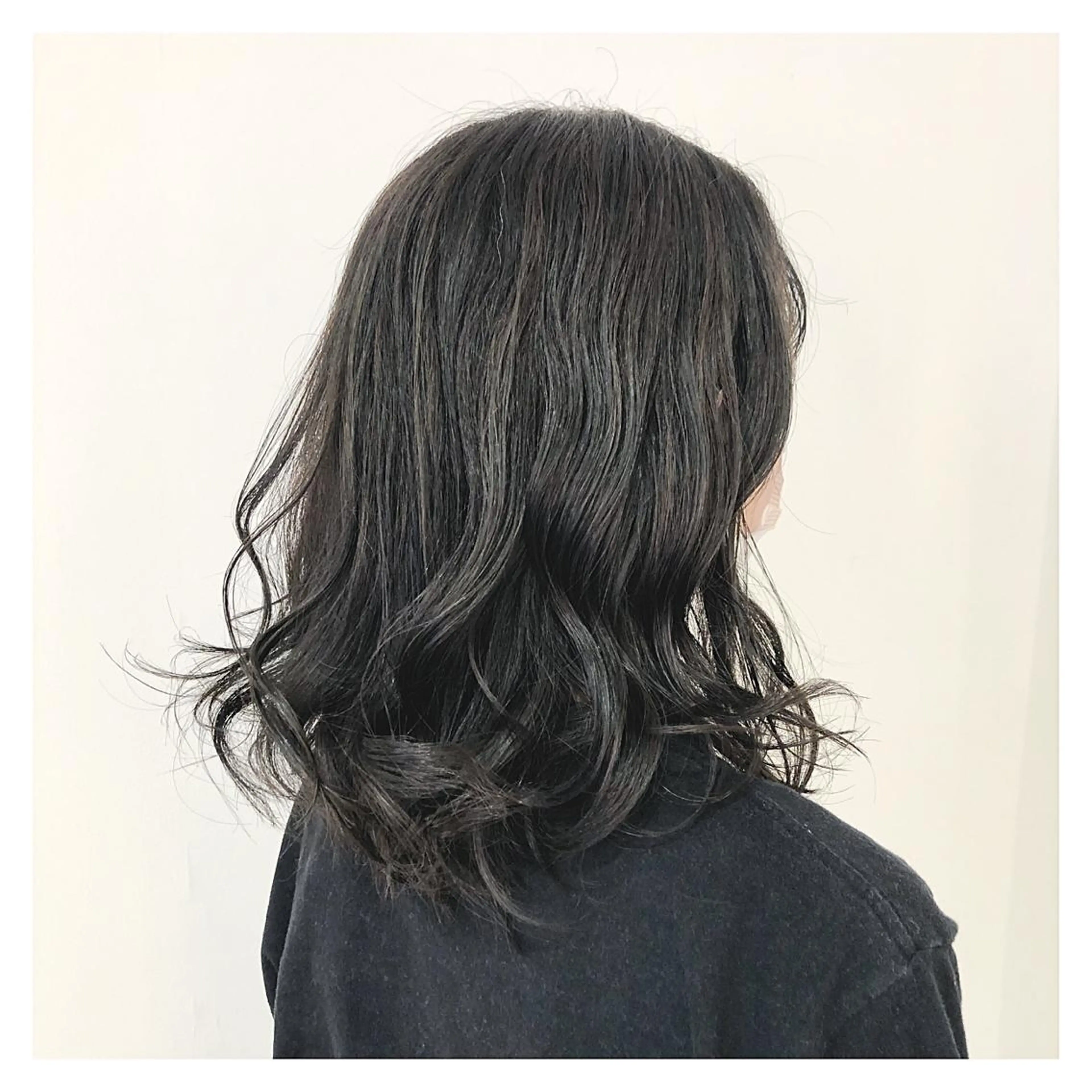 ミディアム 癖毛、多毛の方歓迎 三浦　麻衣のヘアスタイル