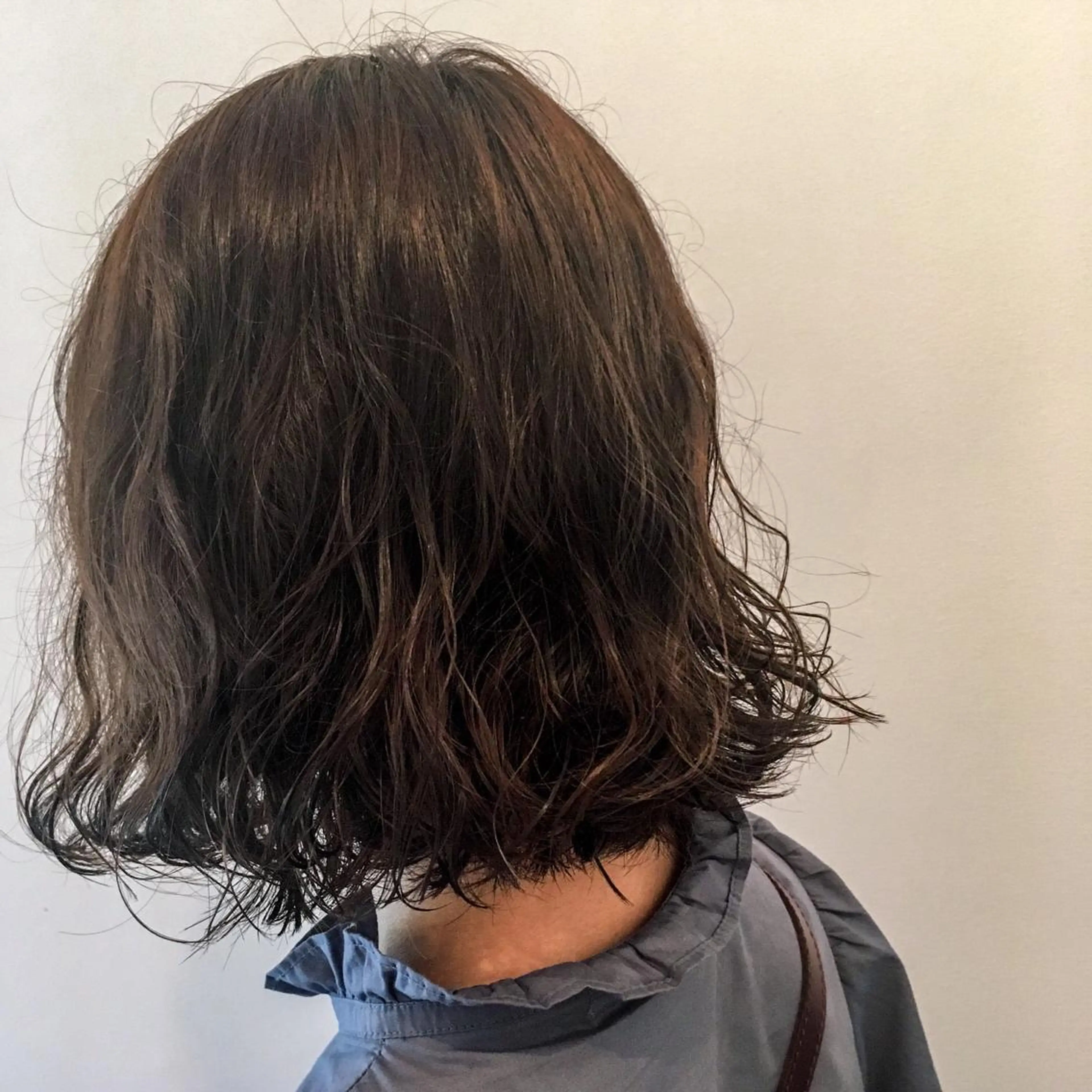 ミディアム パーマ RINA🧤 デザインとボブのヘアスタイル