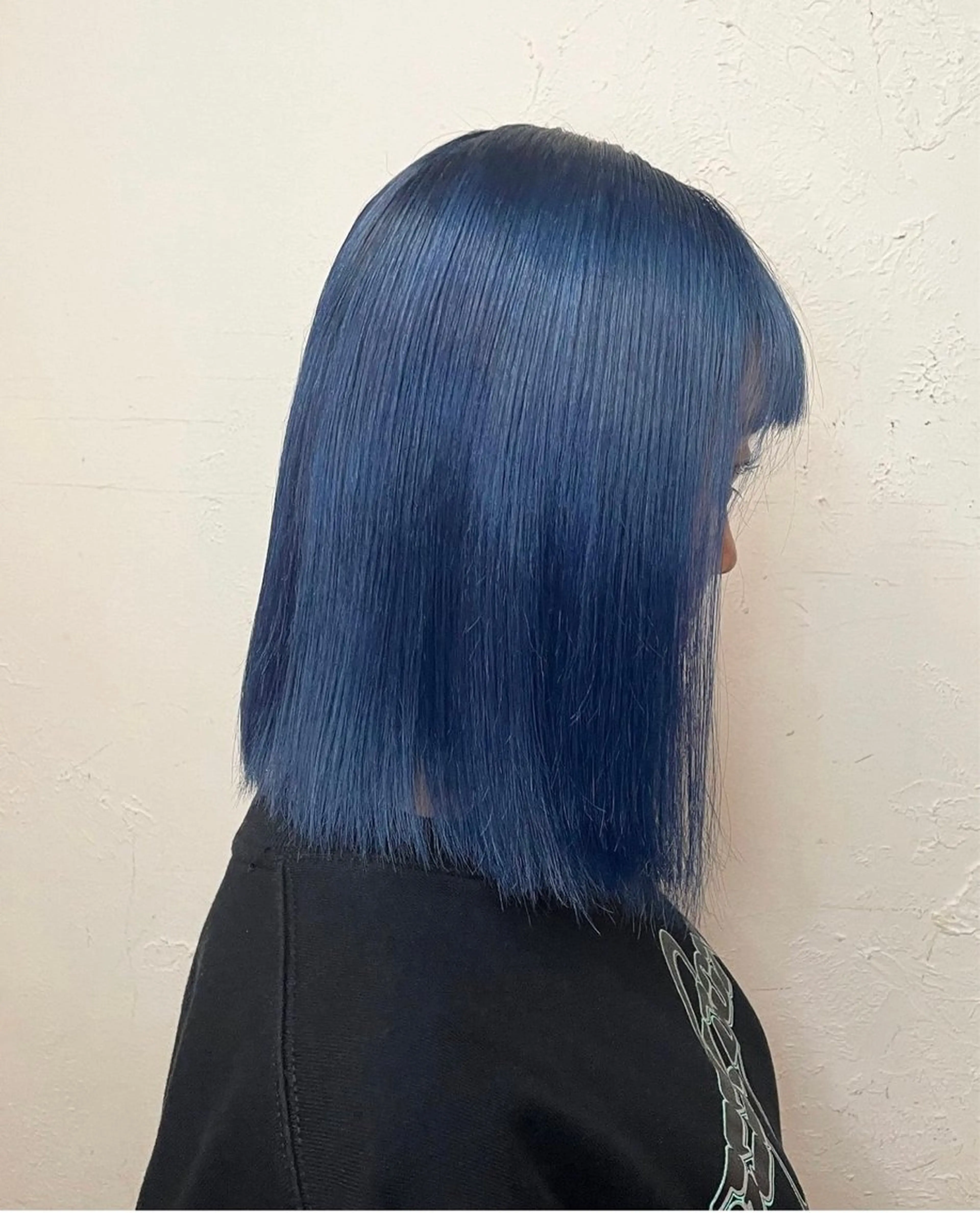 セミロング カラー ブルーカラー ダブルカラー RINA ブリーチ / 海外レイヤーのヘアスタイル