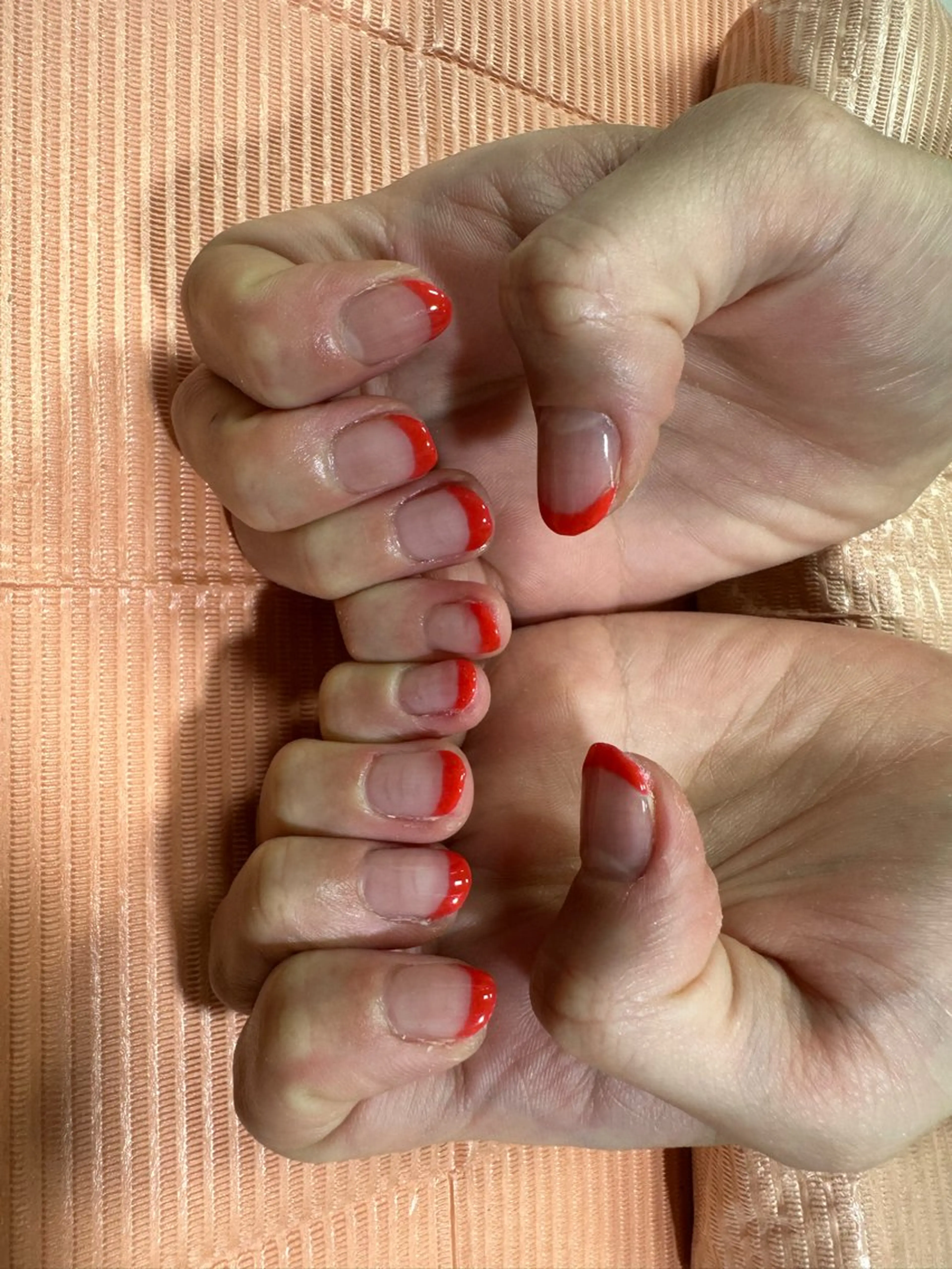 ネイル フレンチネイル 赤色 Eyelash＆nail Buena 高円寺店所属・【Jr.ネイリスト】 💜serina💜のネイルデザイン