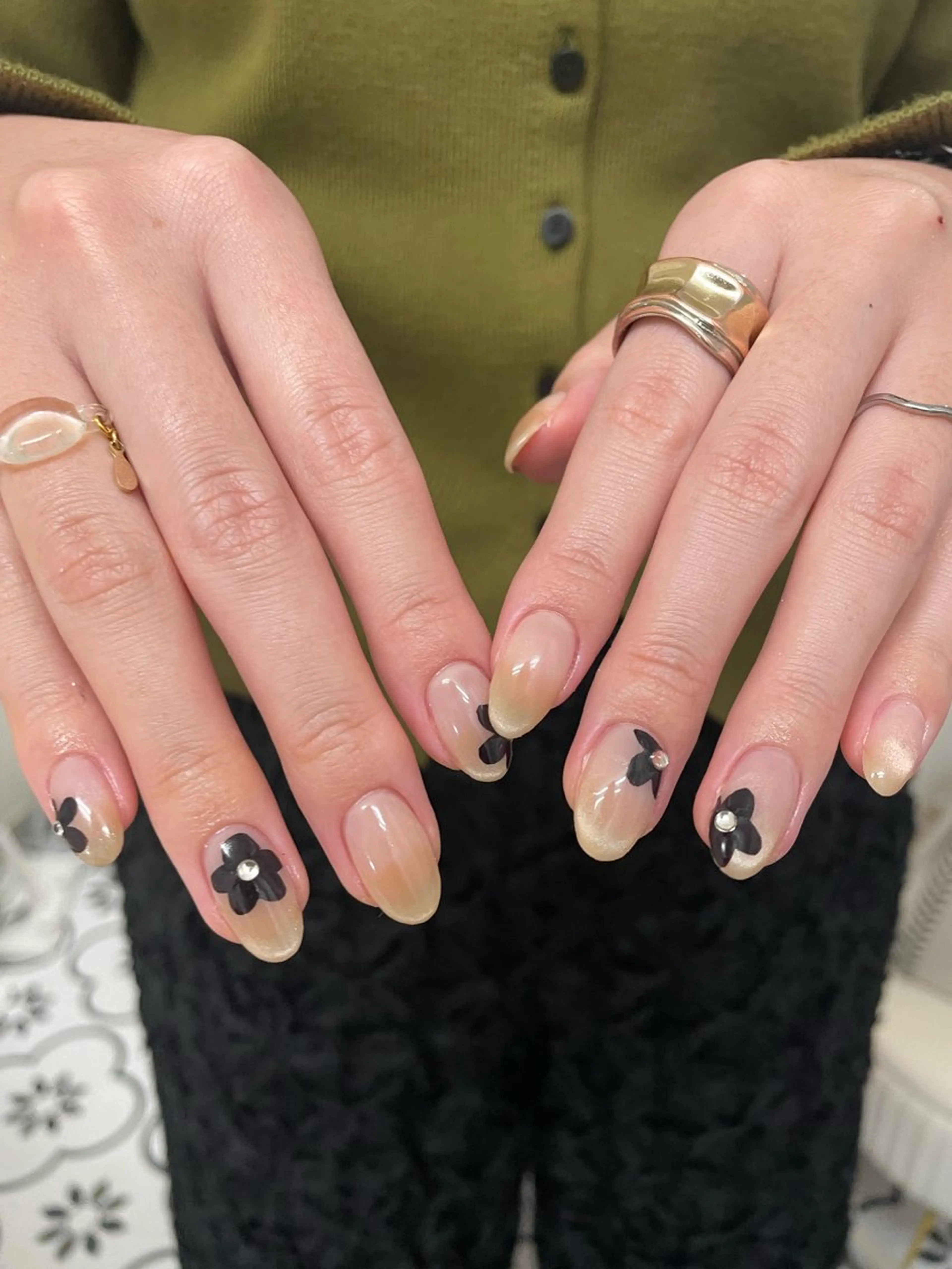 ネイル マグネットネイル ハンドネイル koyu 🩶のネイルデザイン