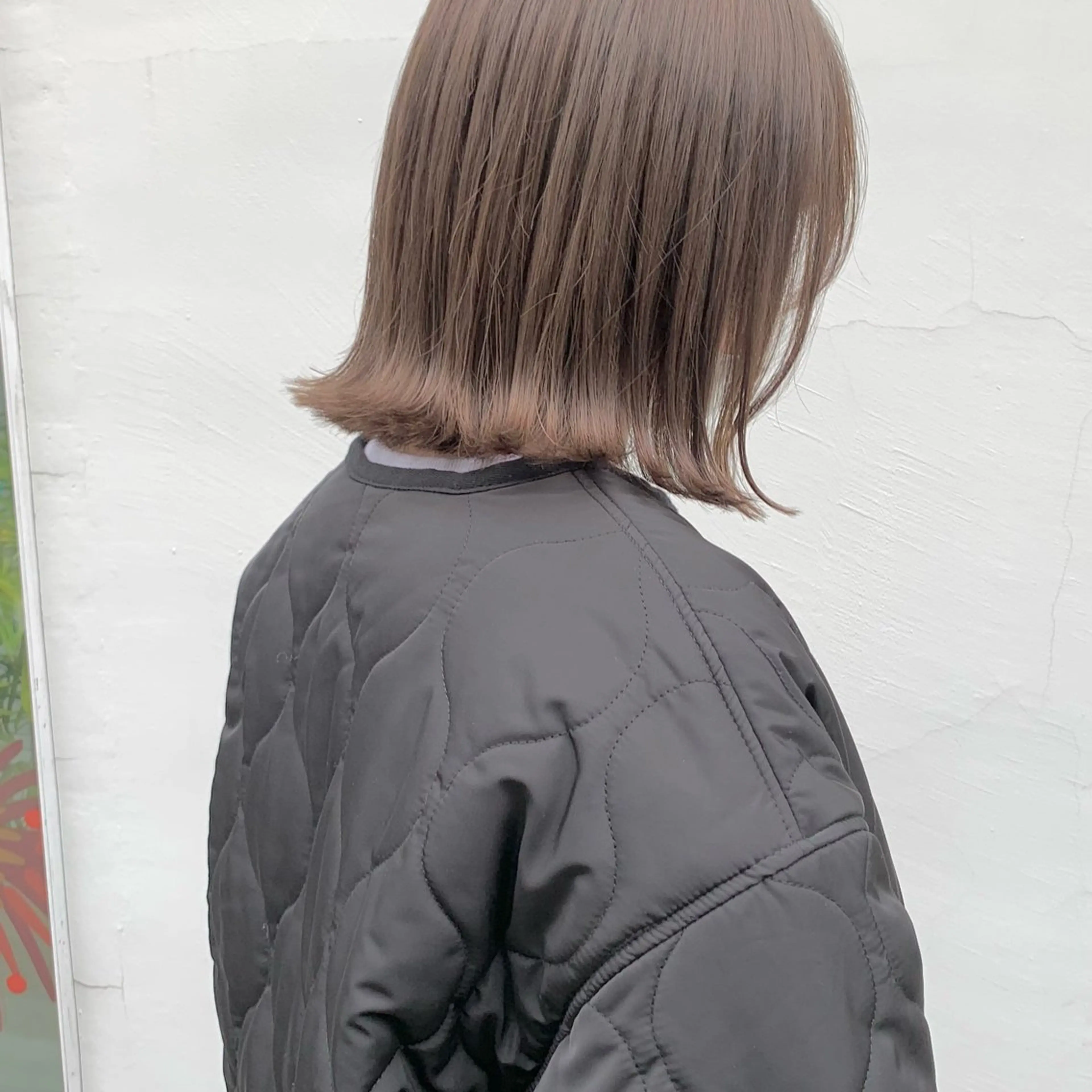 ショート カラー 切りっぱなしボブ ベージュカラー 透明感カラー グレージュ ミルクティーベージュ 大久保 佳那のヘアスタイル