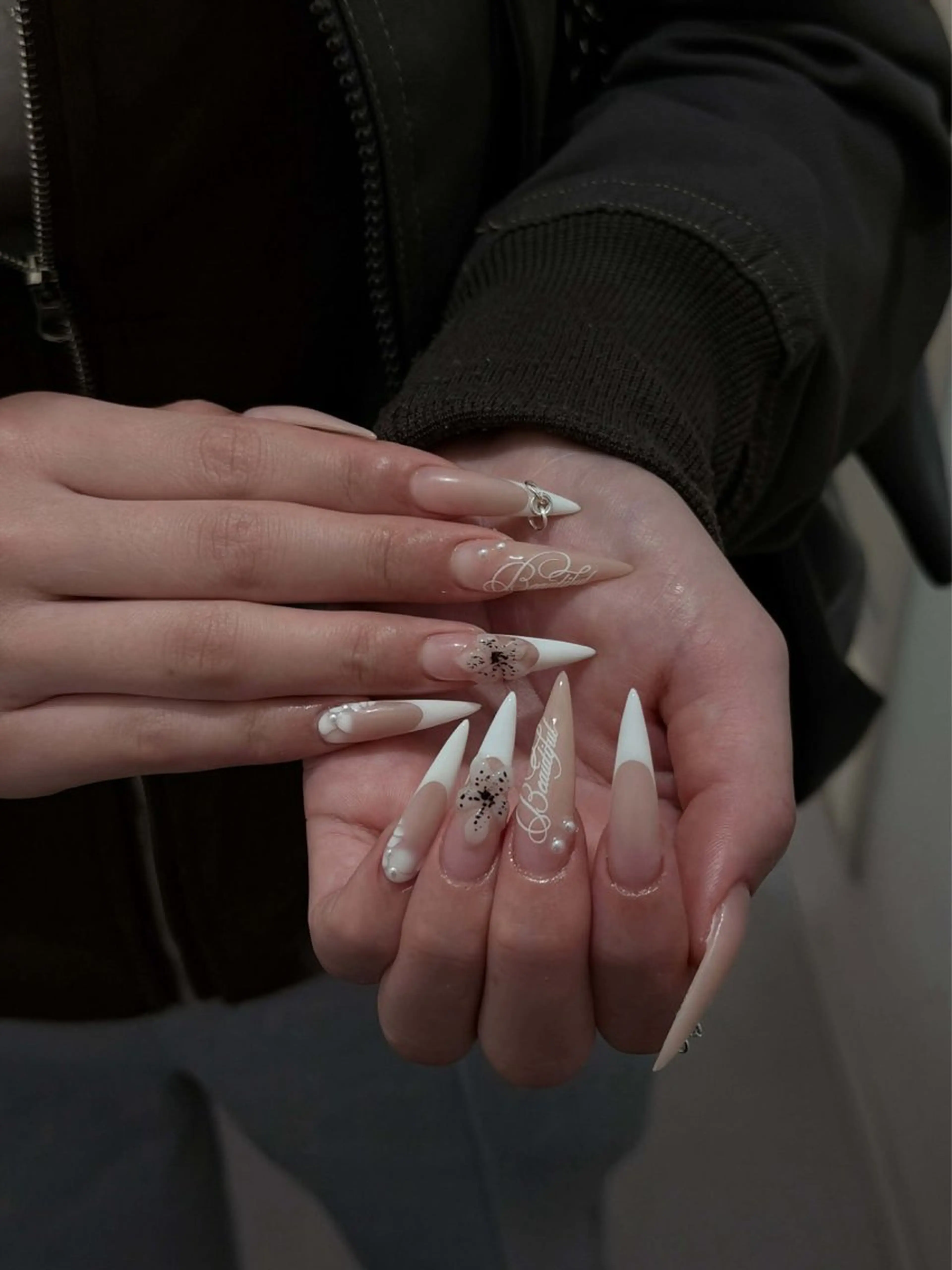 ネイル チークネイル ドット フレンチネイル グラデーション ハート ハンドネイル Julli NailStudioのネイルデザイン