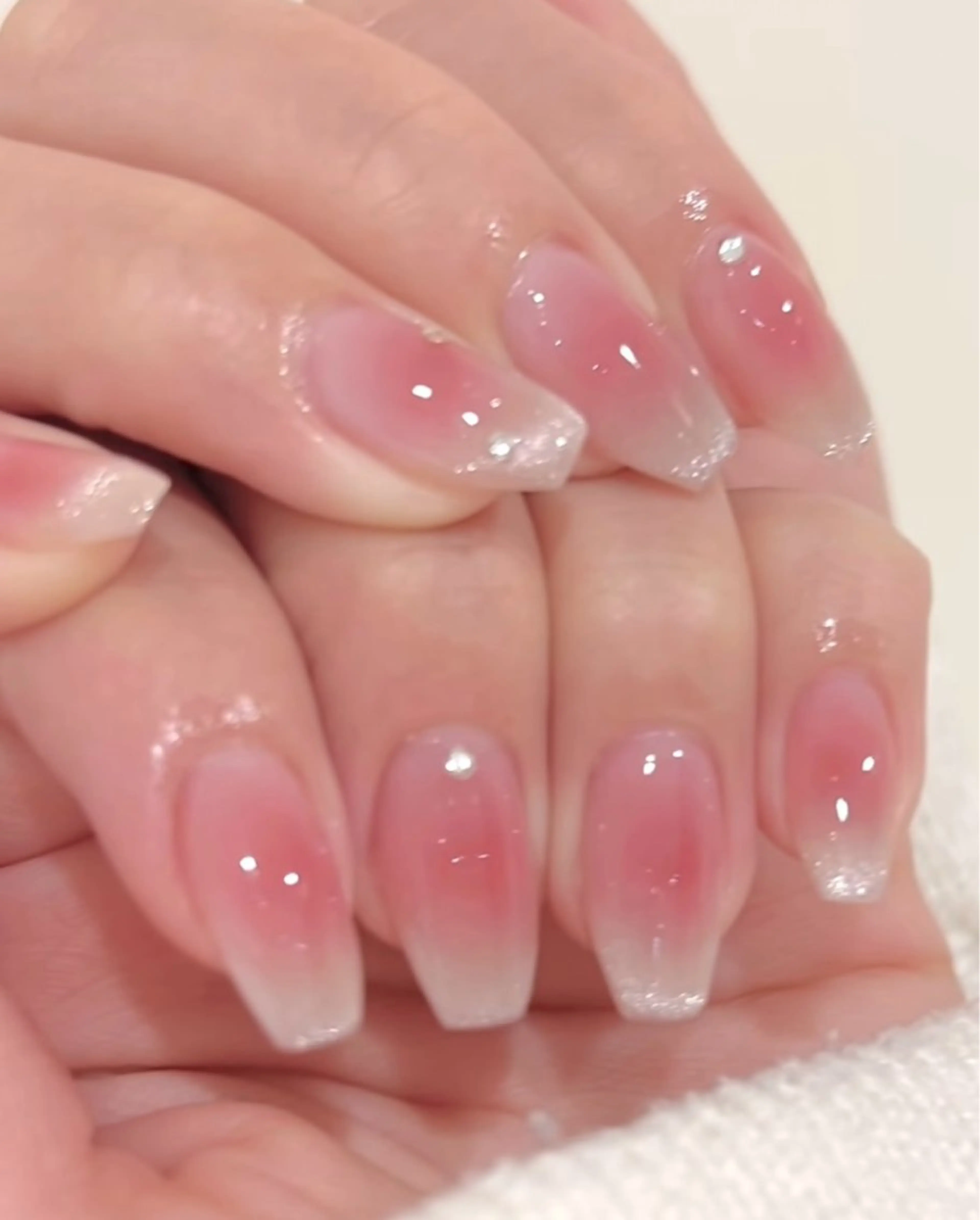 ネイル フレンチネイル ジェルネイル ガラスフレンチ キラキラネイル パラジェル Queeens nailのネイルデザイン