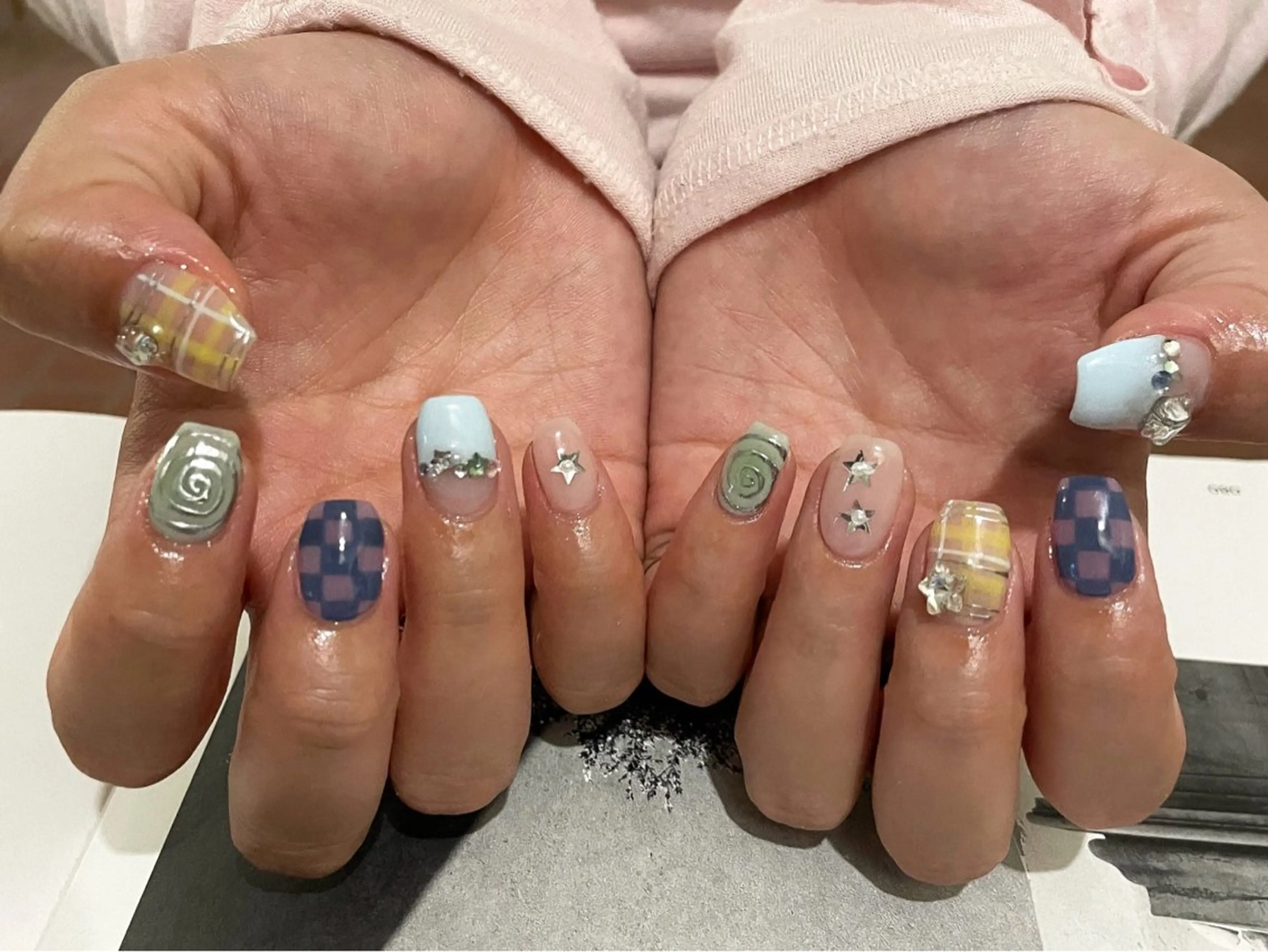 ネイル ハンドネイル shion .のネイルデザイン