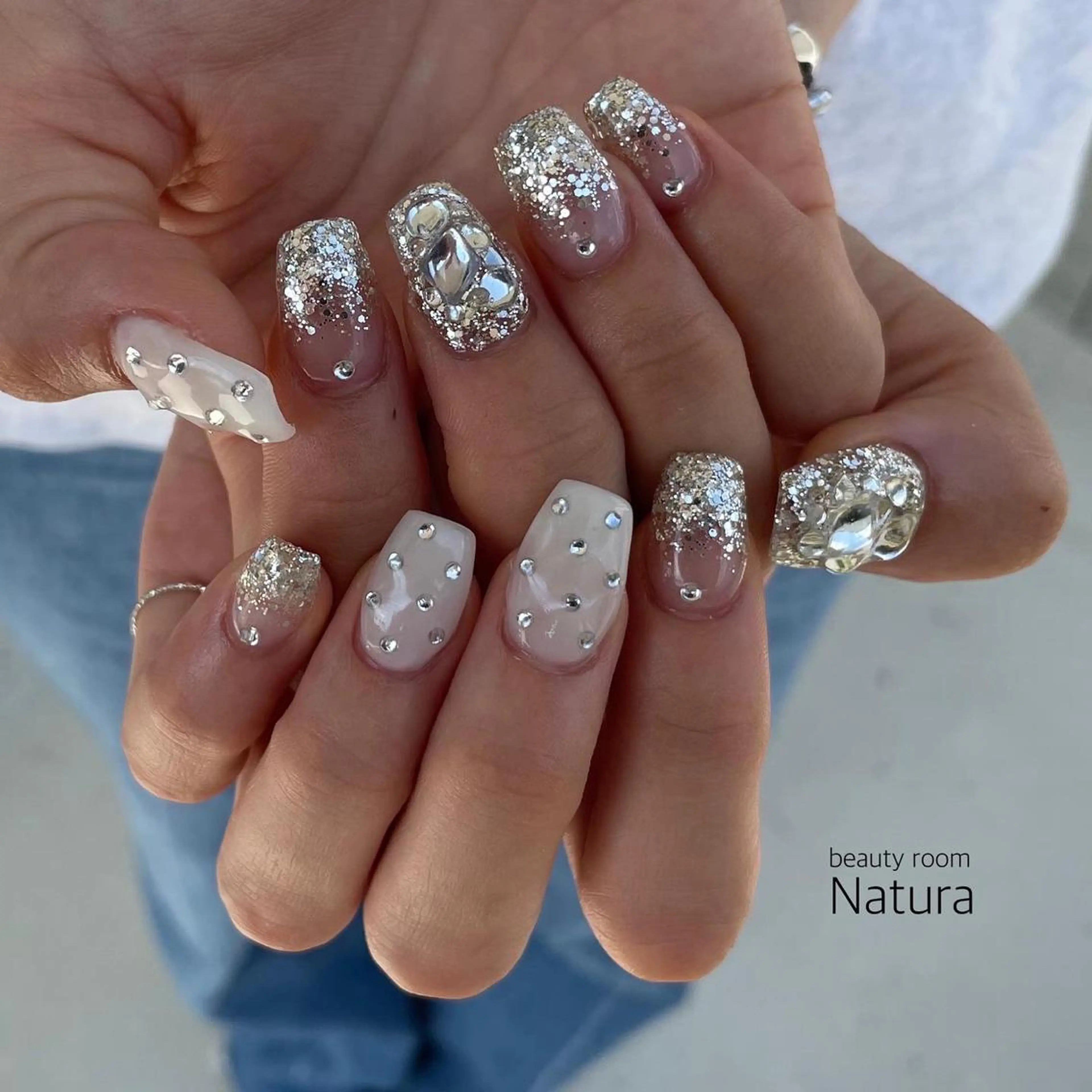 ネイル マツエク・マツパ アイブロウ 長さ出し ネイルチップ ハンドネイル beautyroom Naturaのネイルデザイン