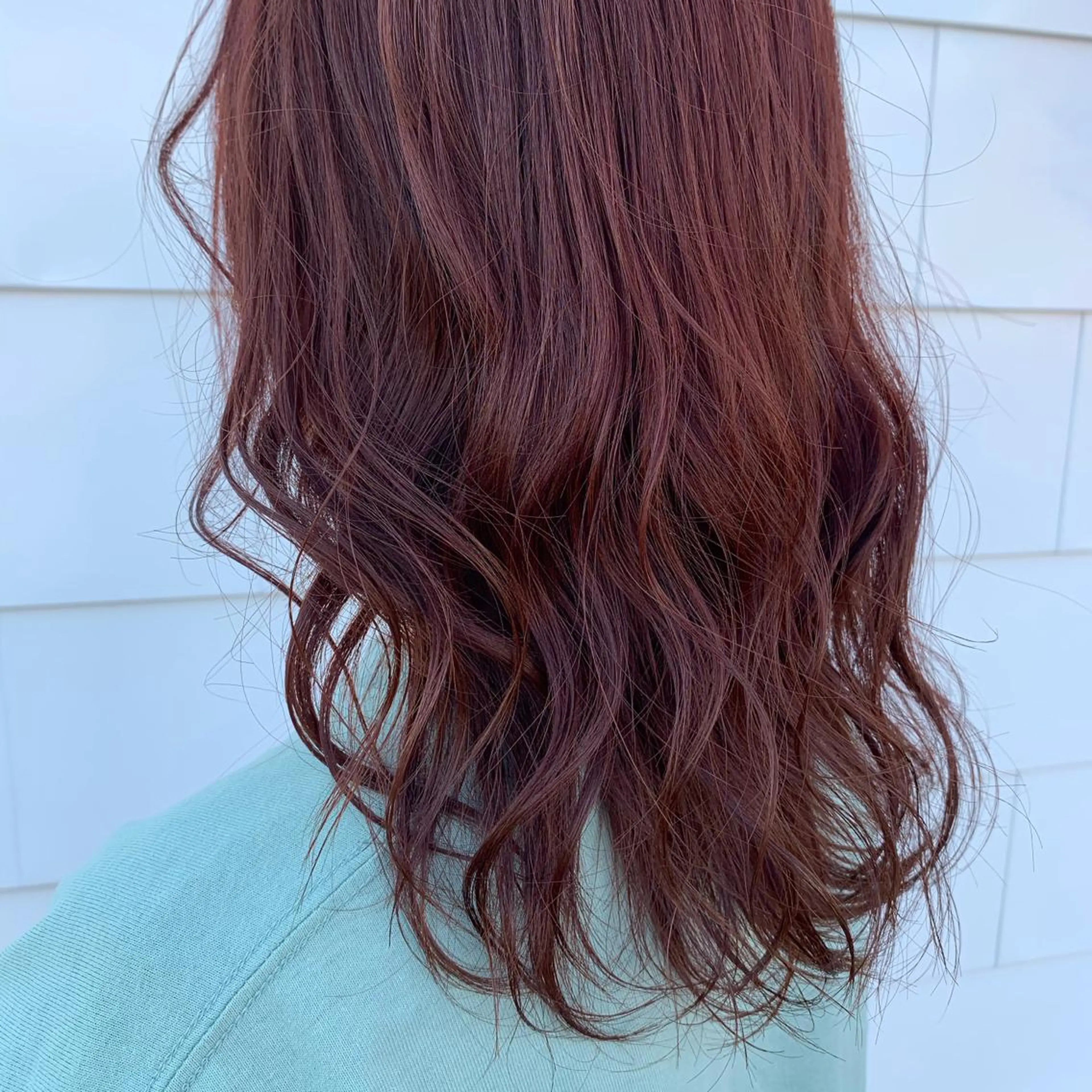 セミロング カラー 眞名子 瑞紀のヘアスタイル