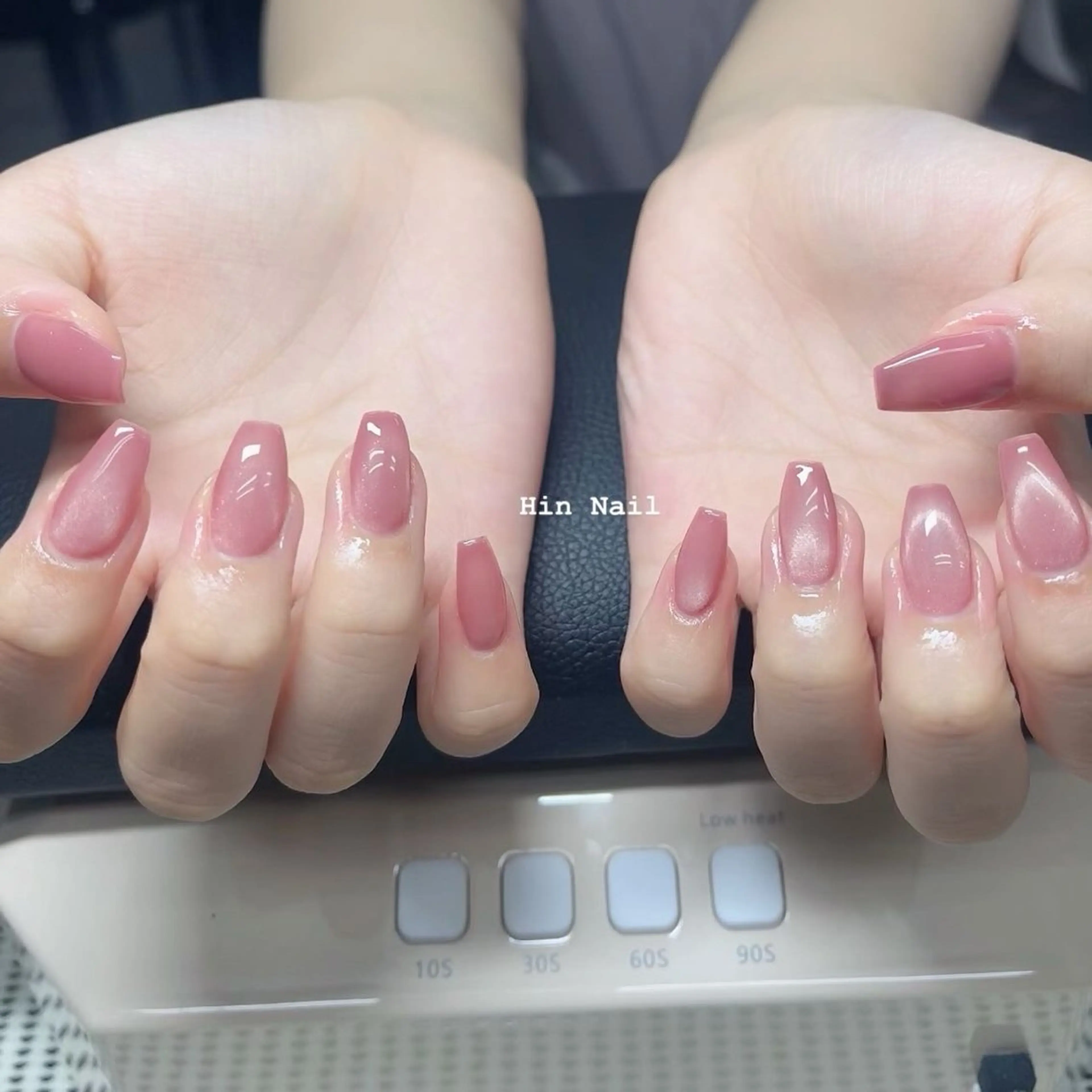 ネイル ハンドネイル Hin Nailsのネイルデザイン
