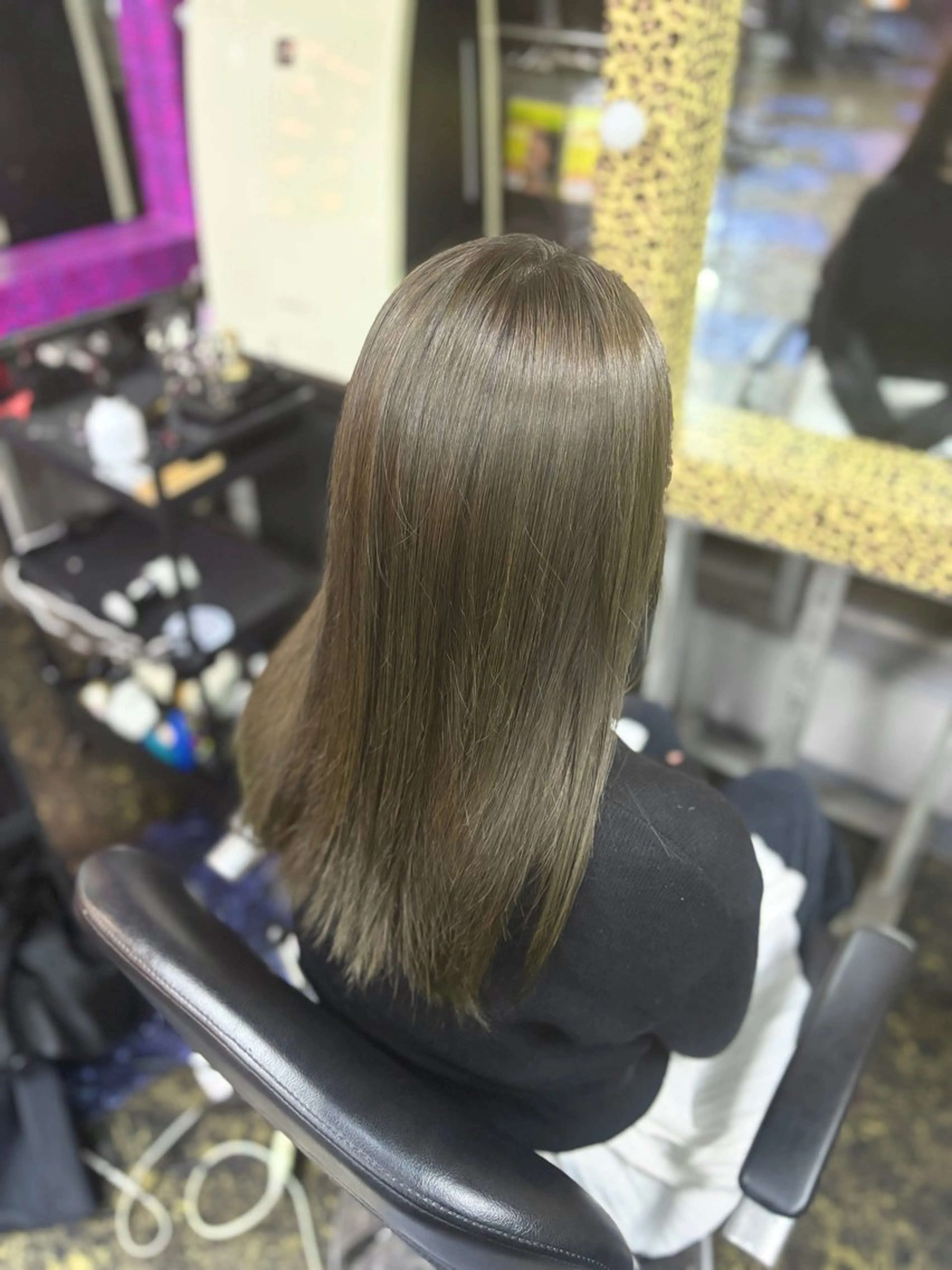 セミロング カラー ヘアカラー イシダ🚀 派手髪アシスタントのヘアスタイル