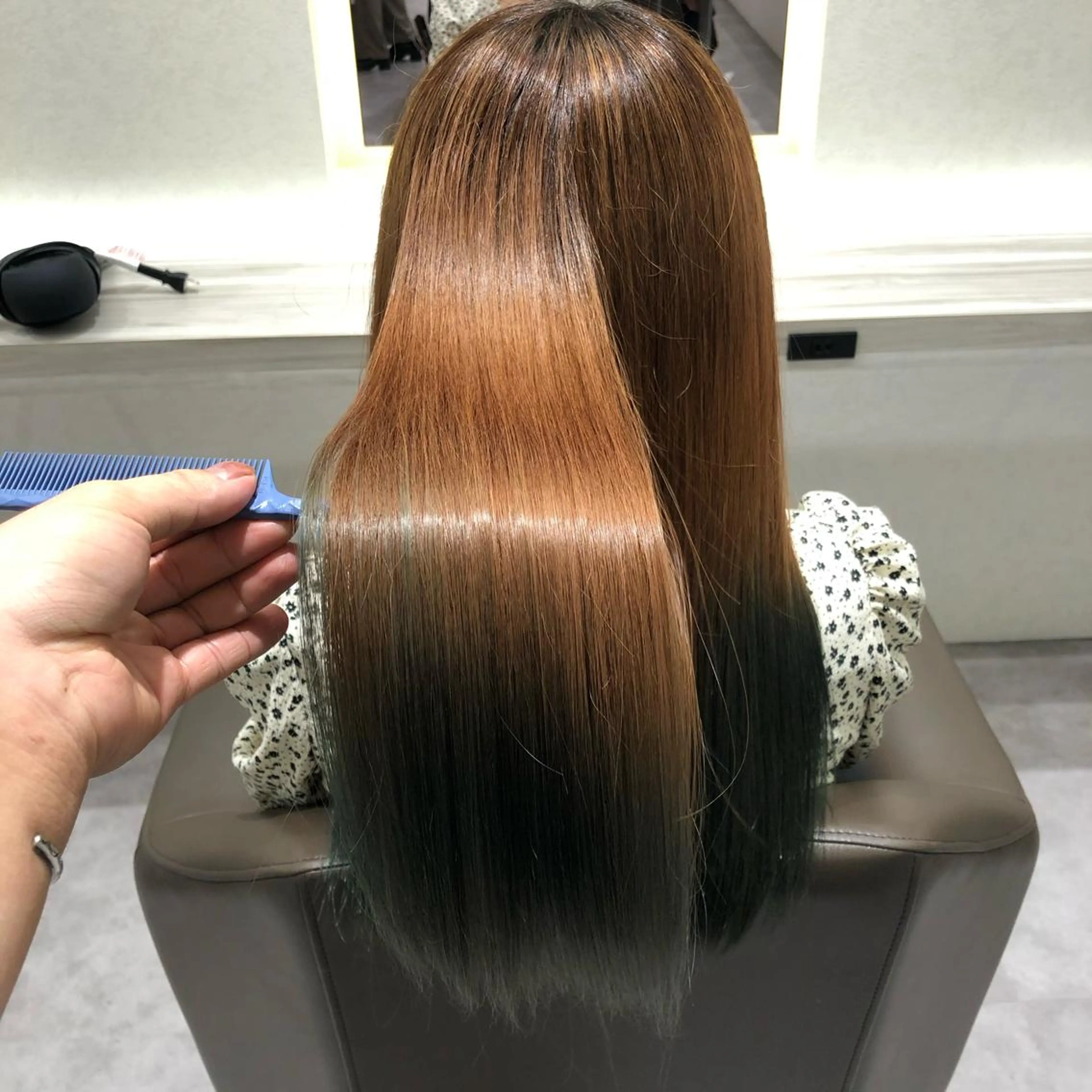 ロング ムトウセイマ/ 縮毛矯正/ブリーチのヘアスタイル