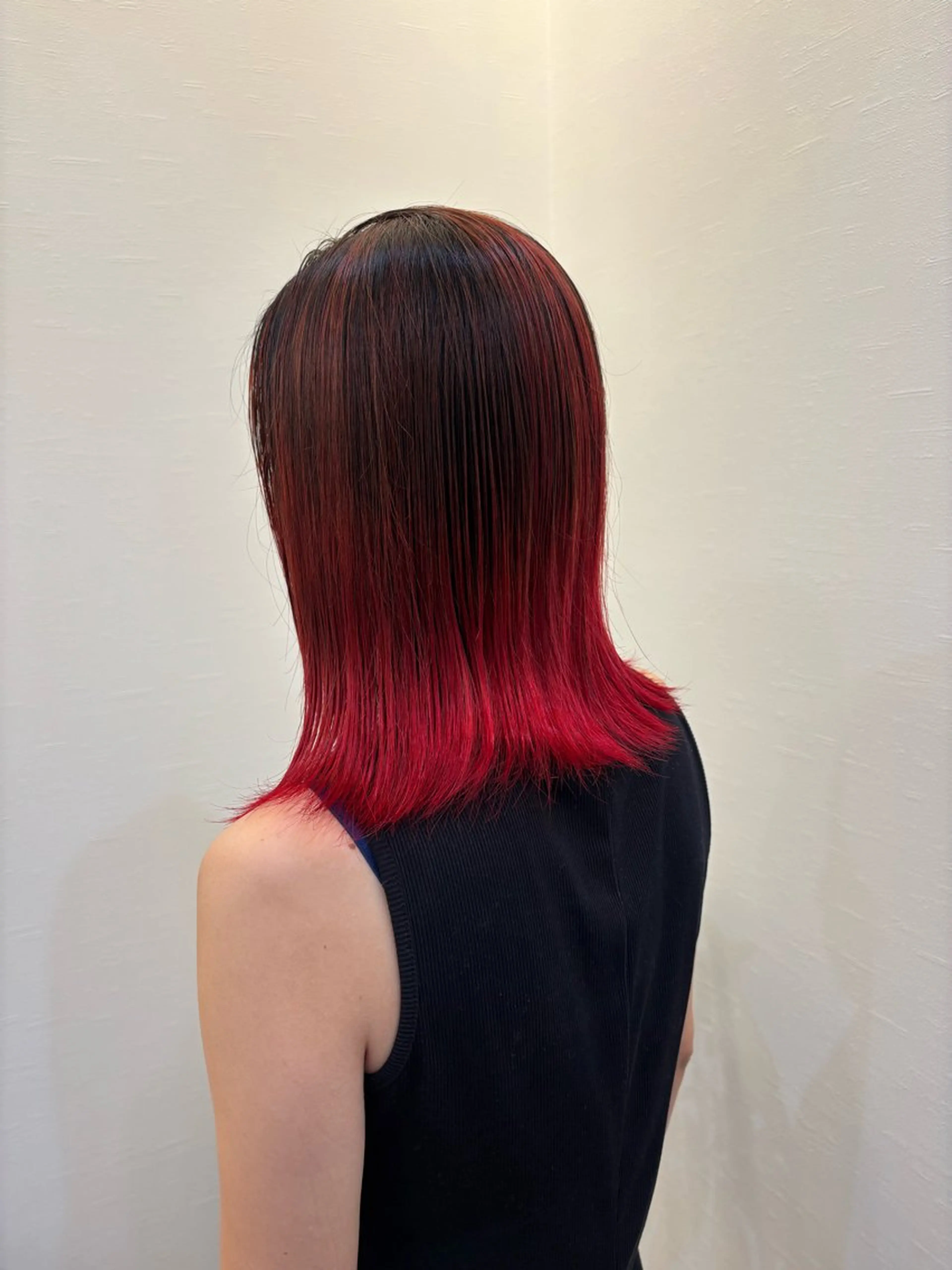 カラー ツノガイ エリのヘアスタイル