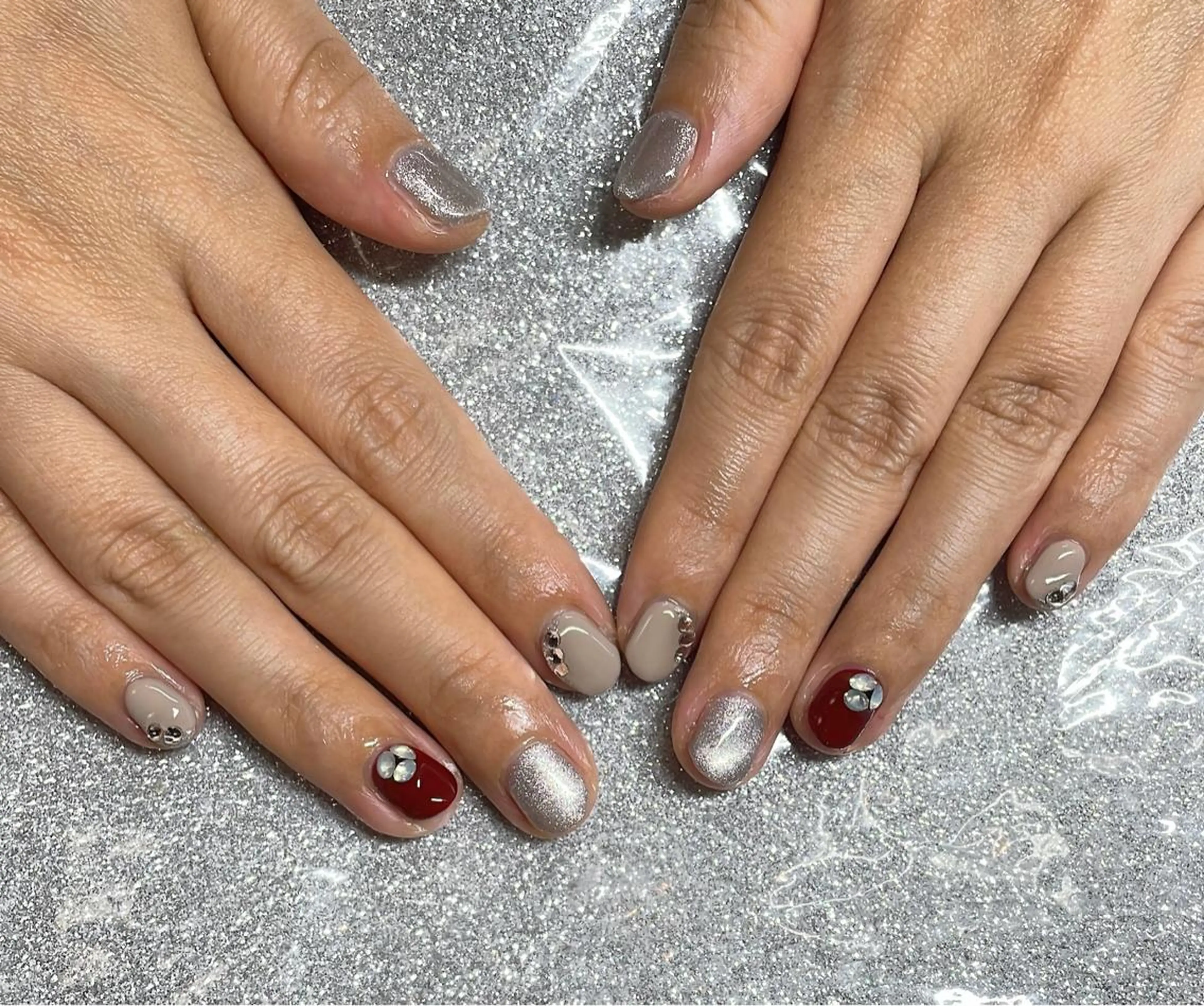 ネイル ハンドネイル VIERU 🌈🎀💖のネイルデザイン