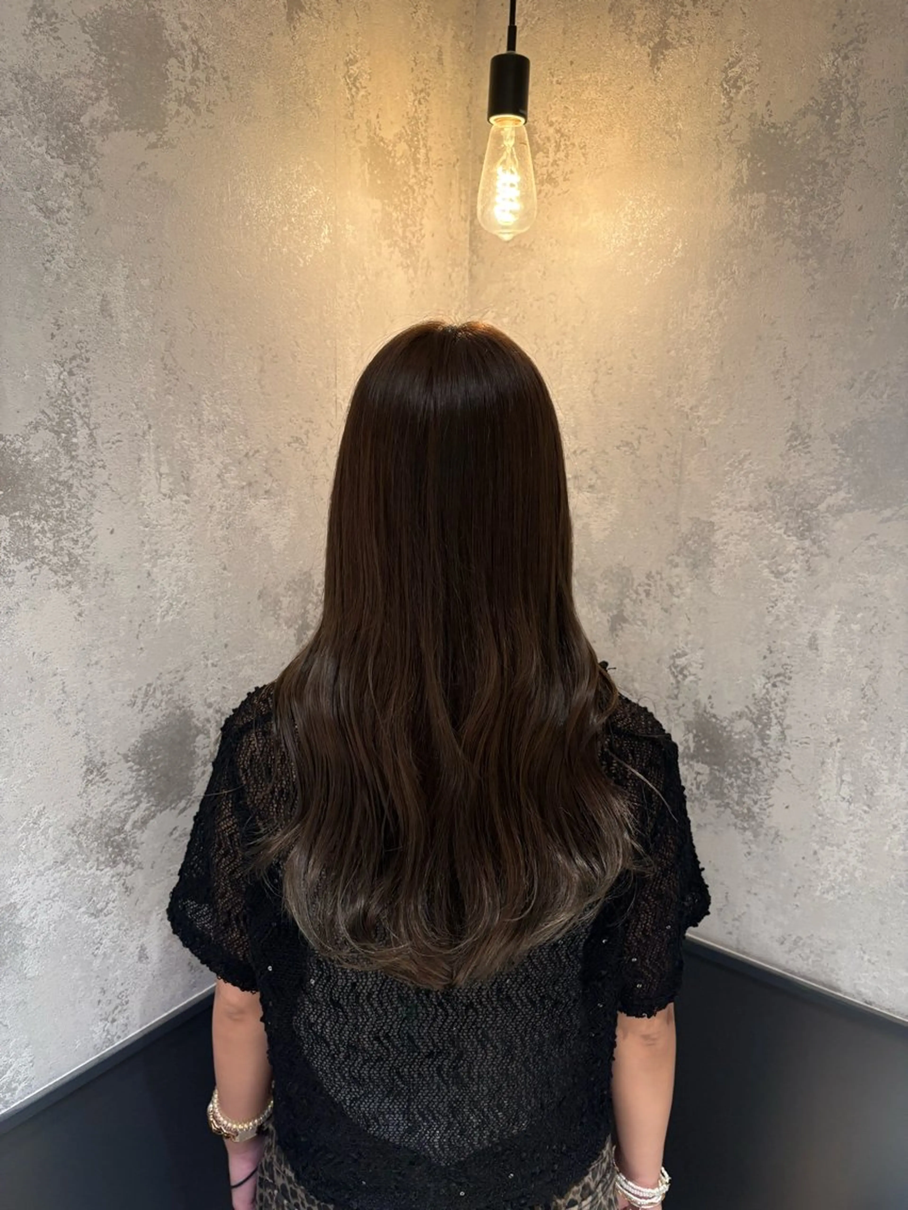 セミロング 向山 月雫のヘアスタイル