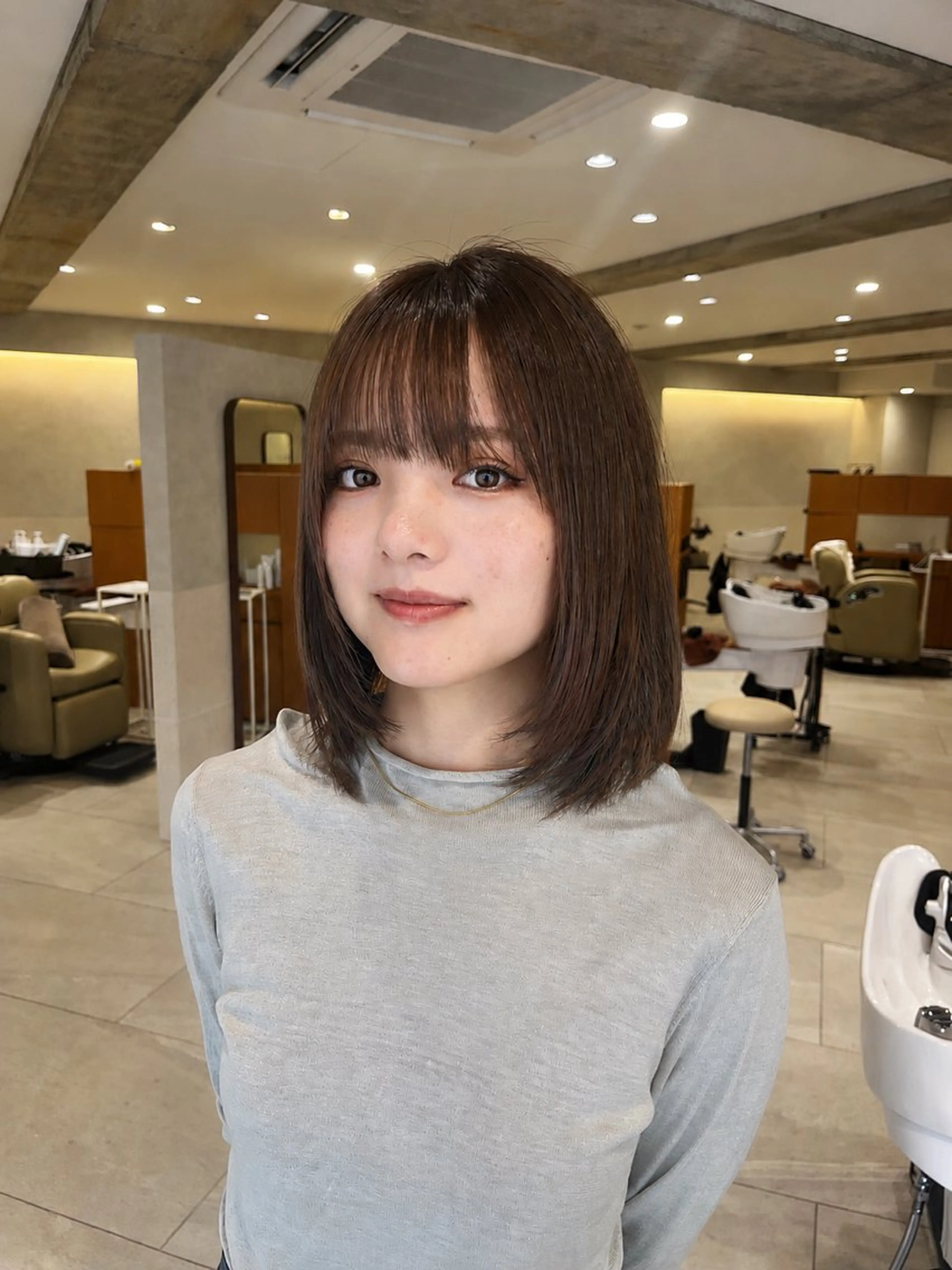 ミディアム カット ヘアカラー トリートメント ニュアンスパーマ／ レイヤー／茶屋町のヘアスタイル