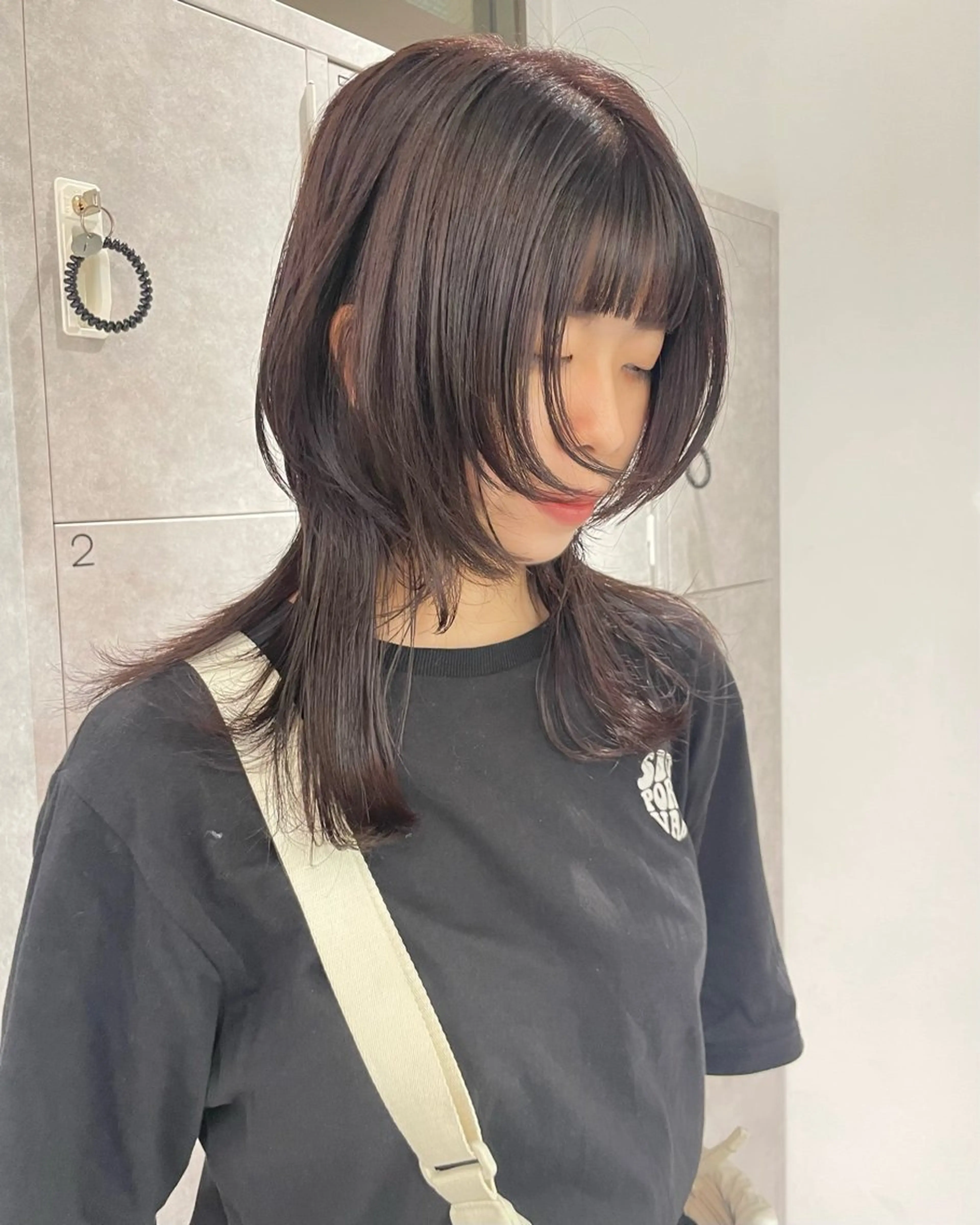 セミロング 髪質改善 トリートメント ウルフカット ダブルカラー,透け カラーHINARIのヘアスタイル