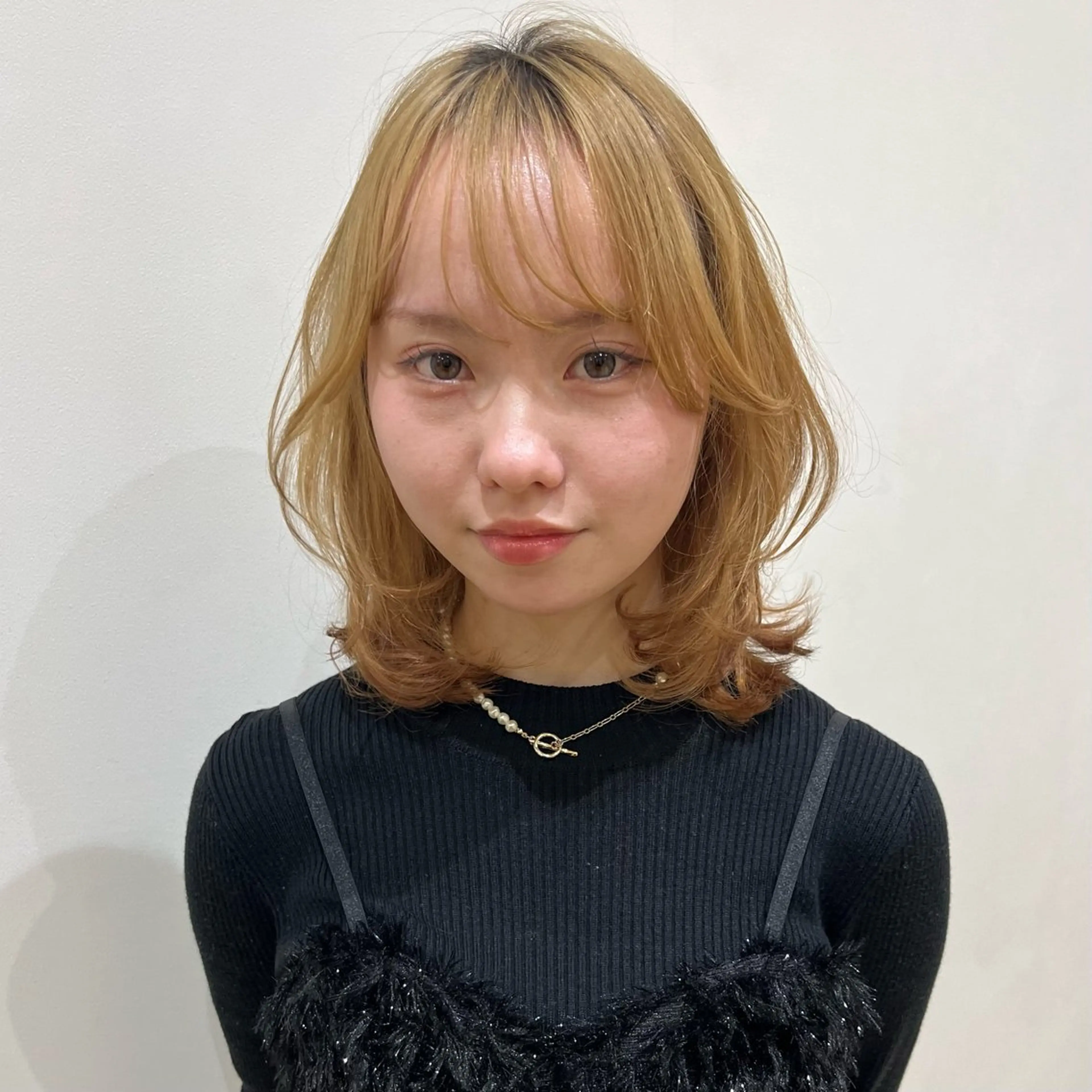 ミディアム レイヤーカット 宮成 佳歩のヘアスタイル