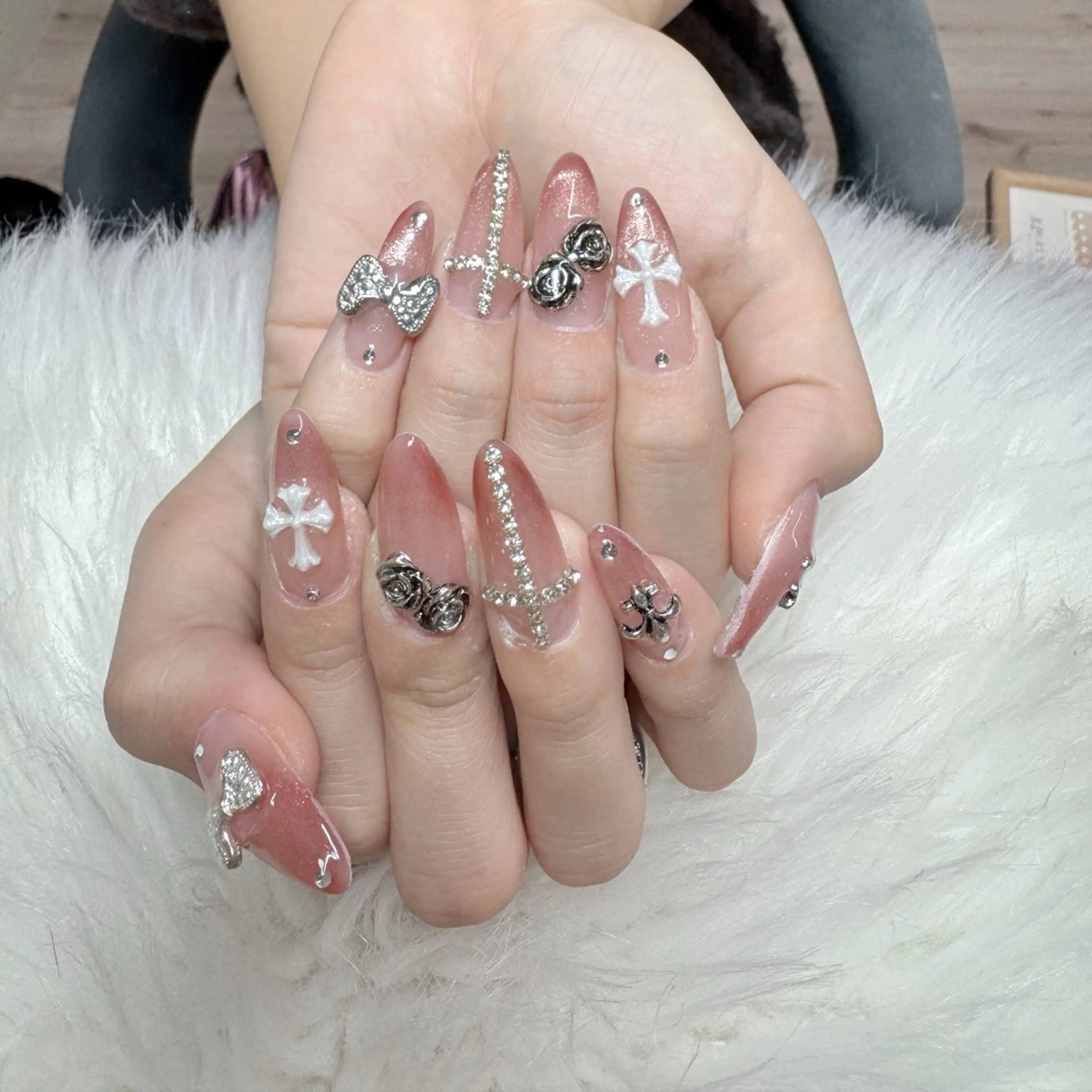 ネイル ハンドネイル 🧸yuki🍯 パラジェル取扱店🐝のネイルデザイン