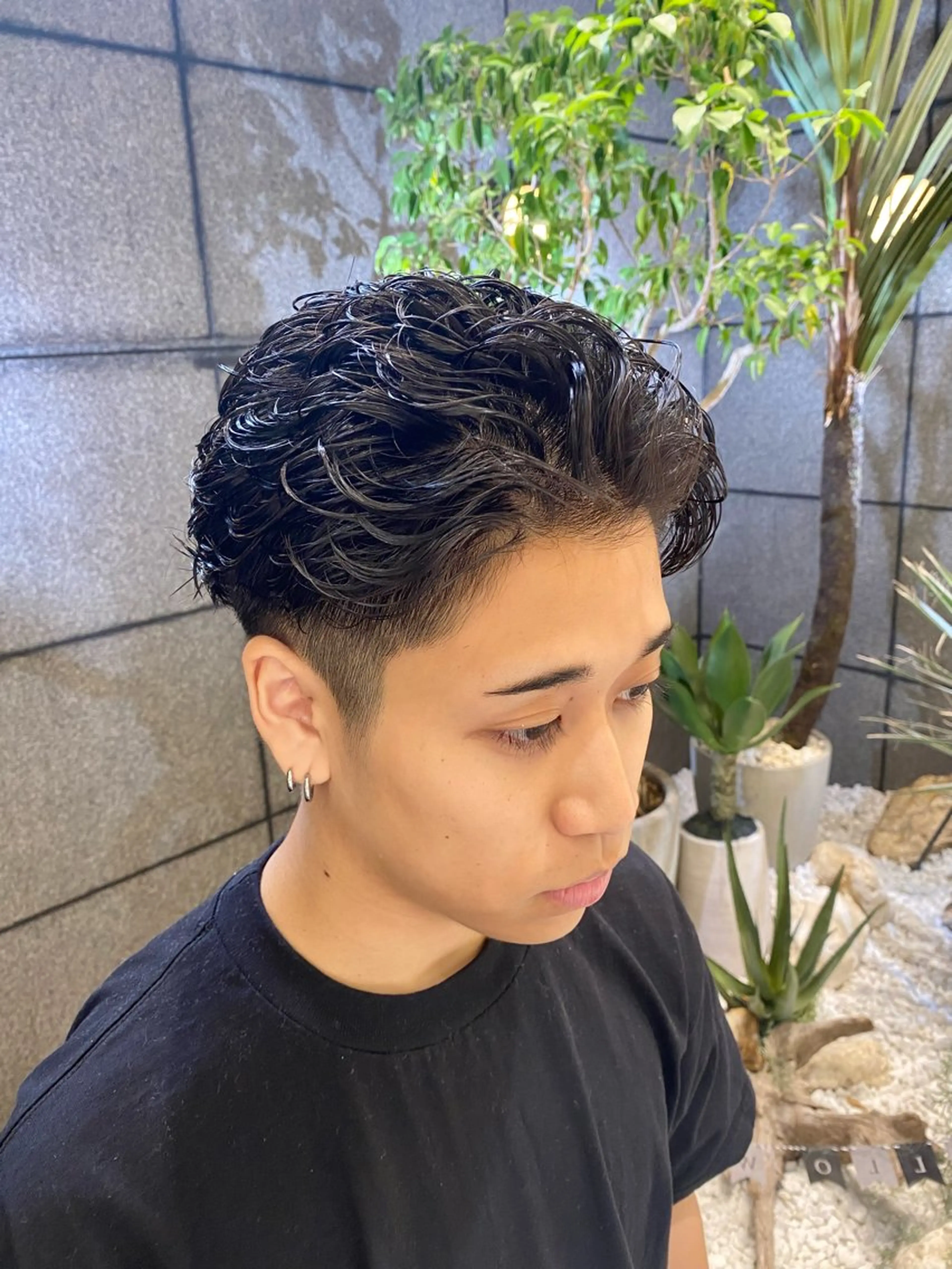 パーマ メンズ フェードカット メンズメッシュ メンズパーマ プードルパーマ スキンフェード 酸スト/フェザー パーマ/三谷海斗のヘアスタイル