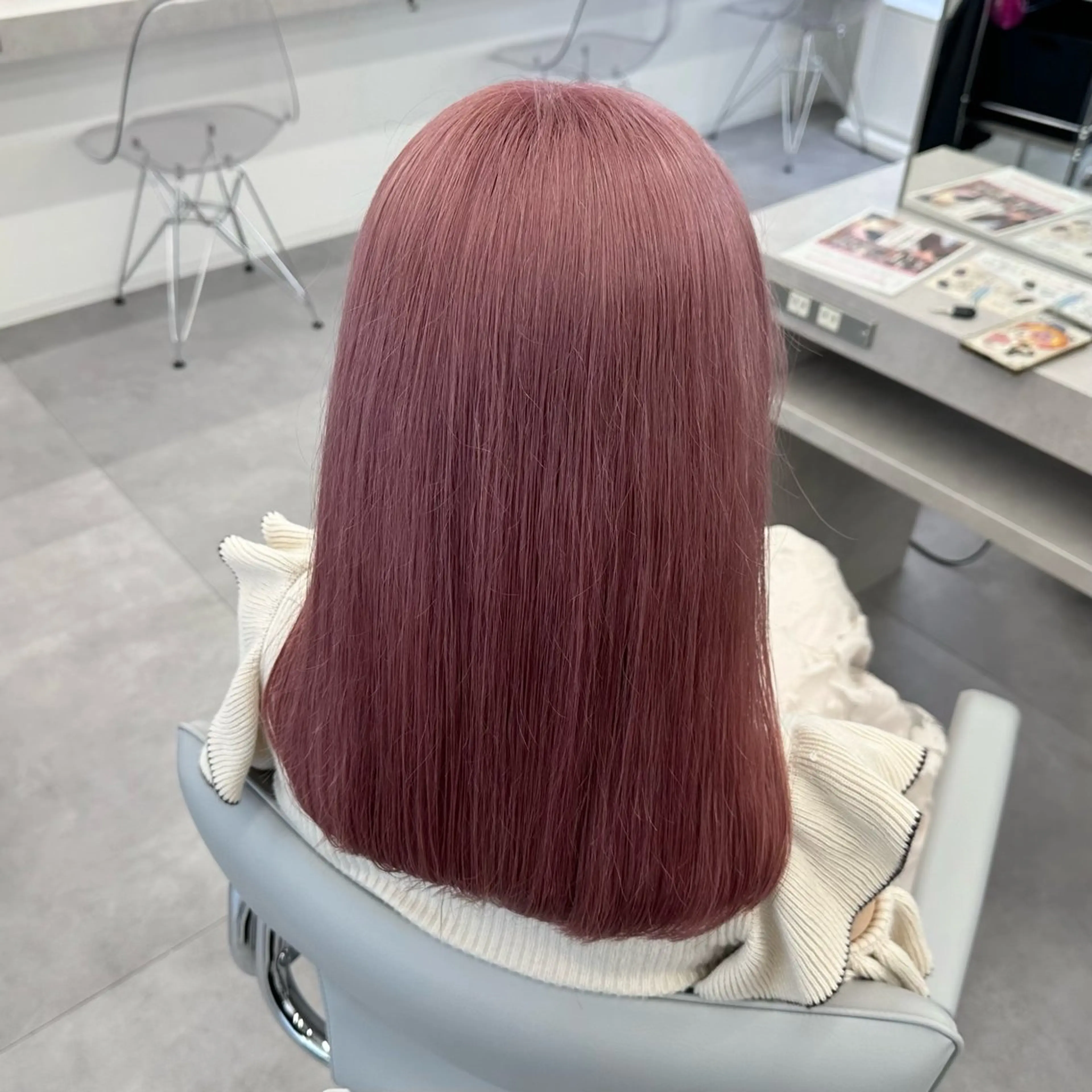 セミロング カラー ベージュカラー ピンクカラー ピンクベージュ ヘアカラー トリートメント 🎀ハイトーン🎀 ケアブリーチmikuのヘアスタイル